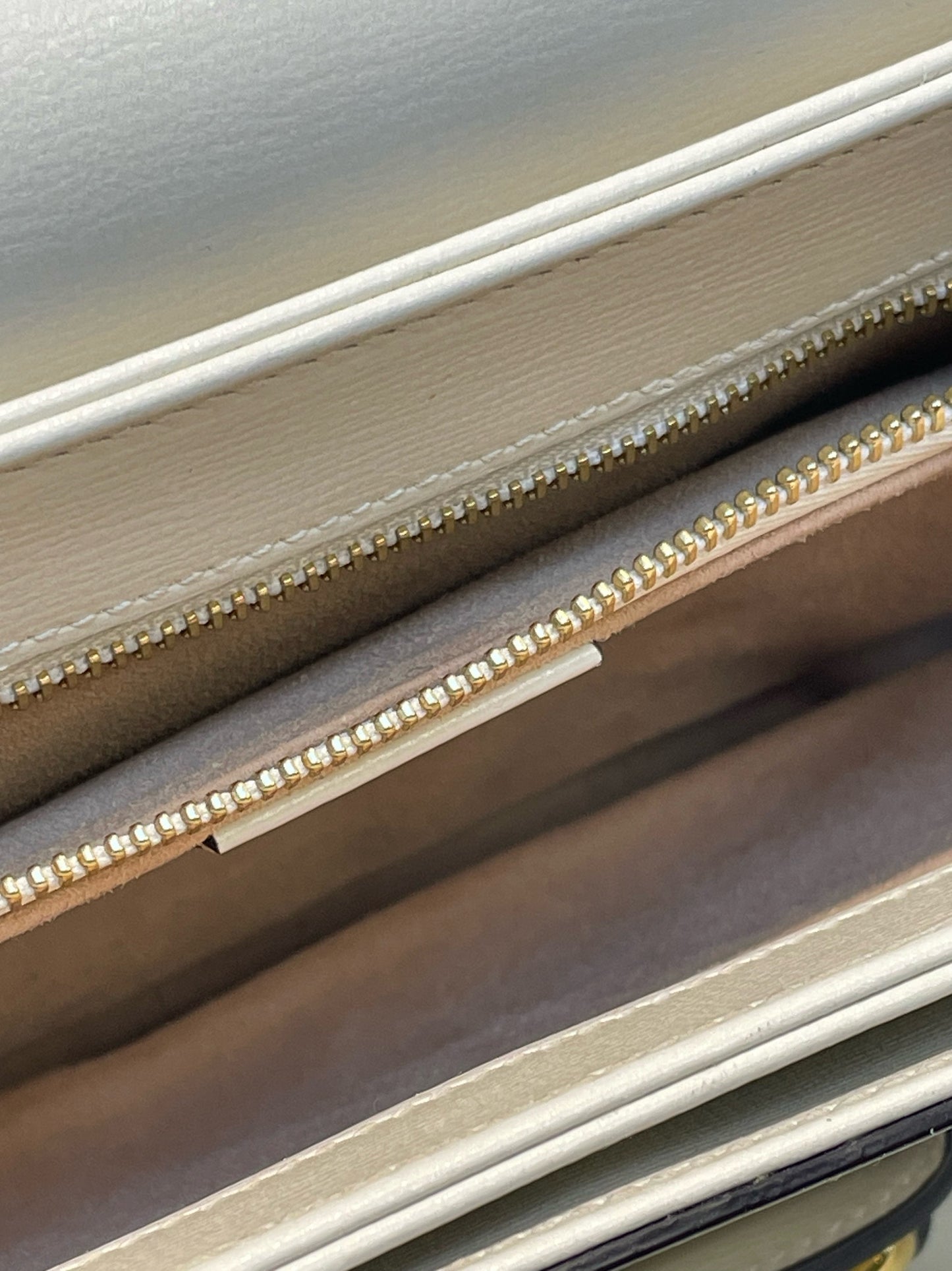 Gucci - 1955 Horsebit - Leather - White - (medium)