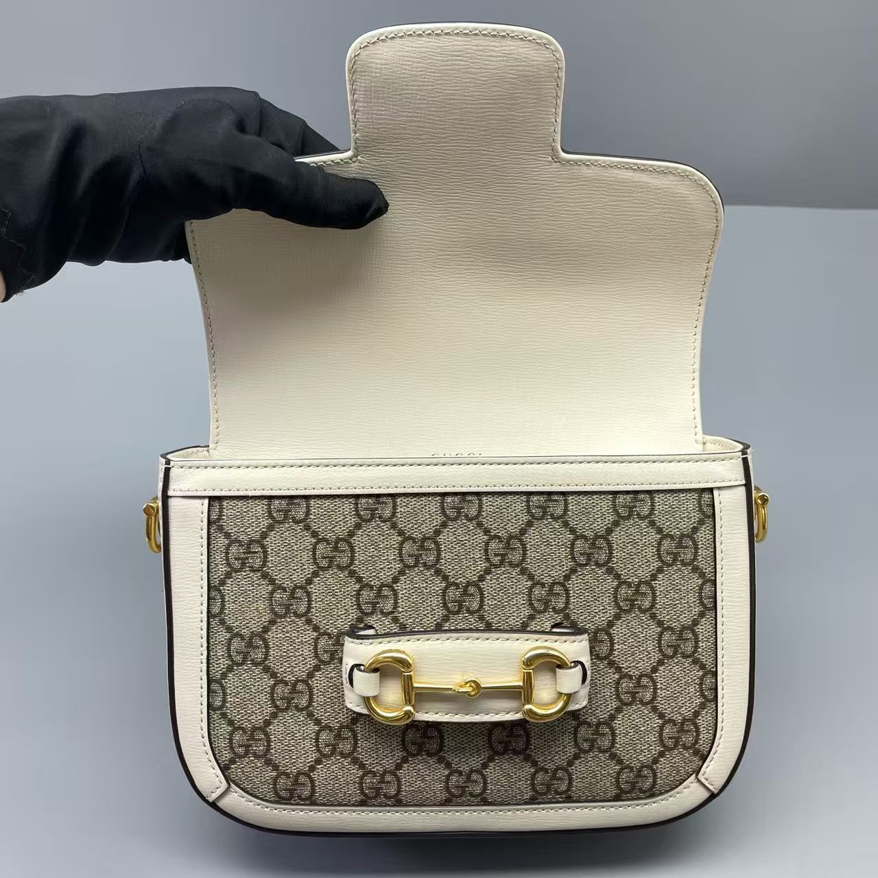 Gucci - 1955 Horsebit Mini Bag - GG Supreme coated canvas with leather trim - Beige and White - (mini)