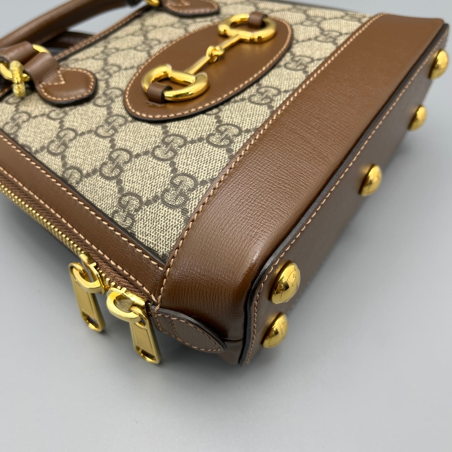 Gucci - 1955 Horsebit Mini Top Handle Bag - GG Supreme canvas with leather trim - Brown - (mini)
