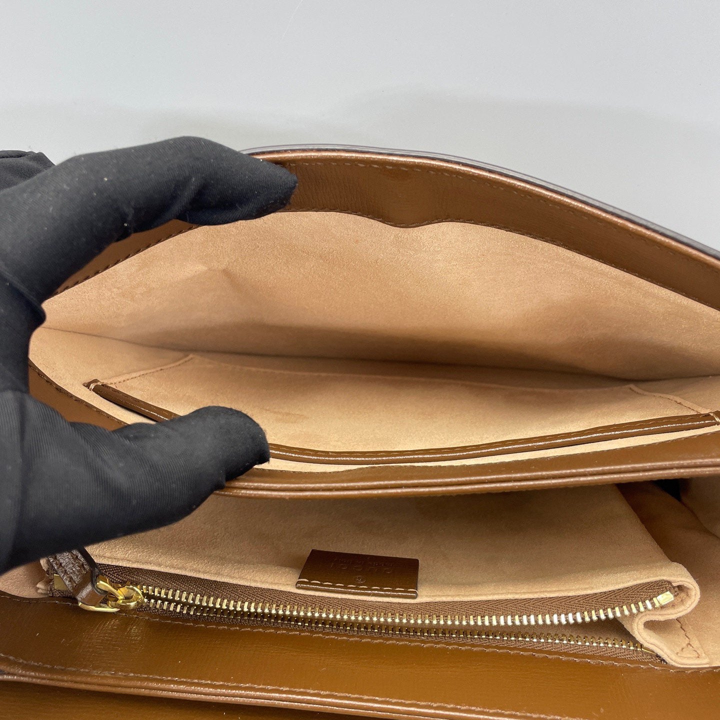 Gucci - 1955 Horsebit Saddle Bag - GG Supreme canvas with leather trim - Caramel and Beige/Ebony - (medium)