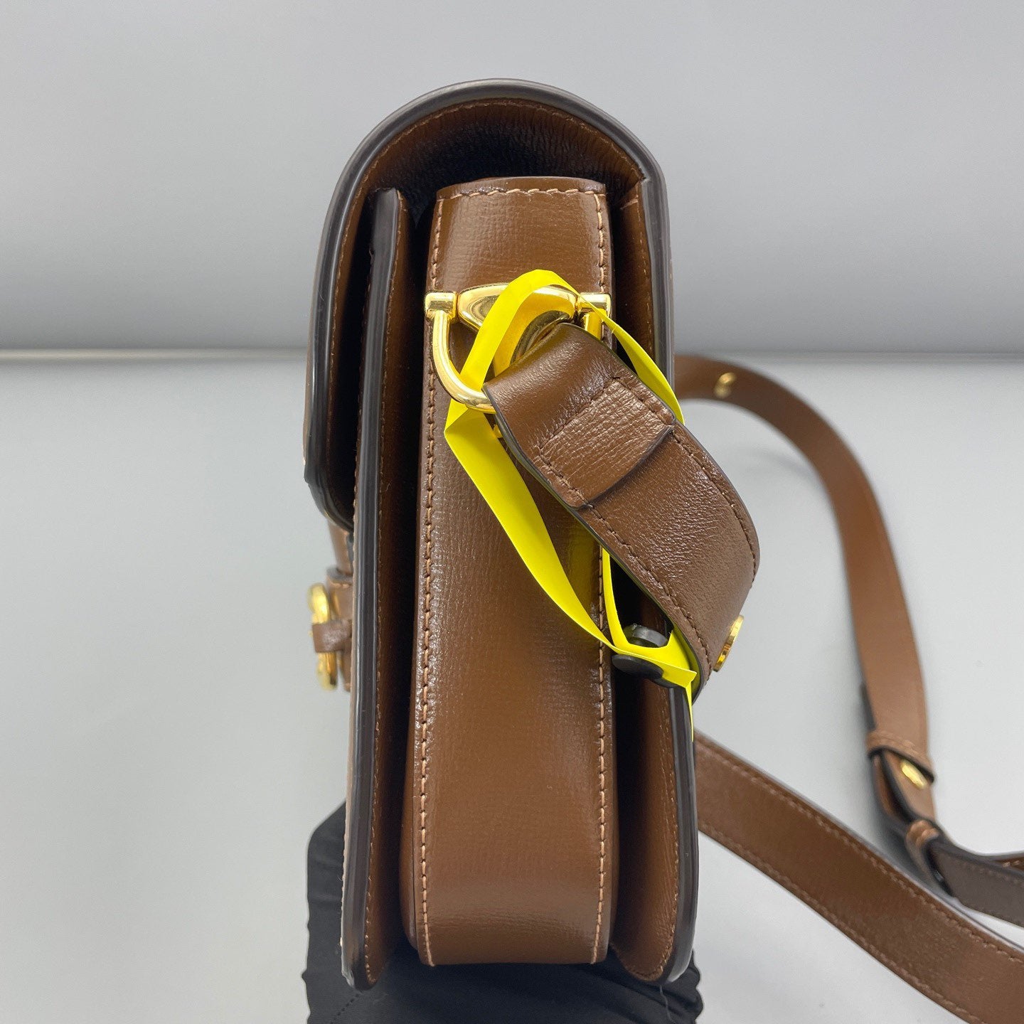 Gucci - 1955 Horsebit Saddle Bag - GG Supreme canvas with leather trim - Caramel and Beige/Ebony - (medium)