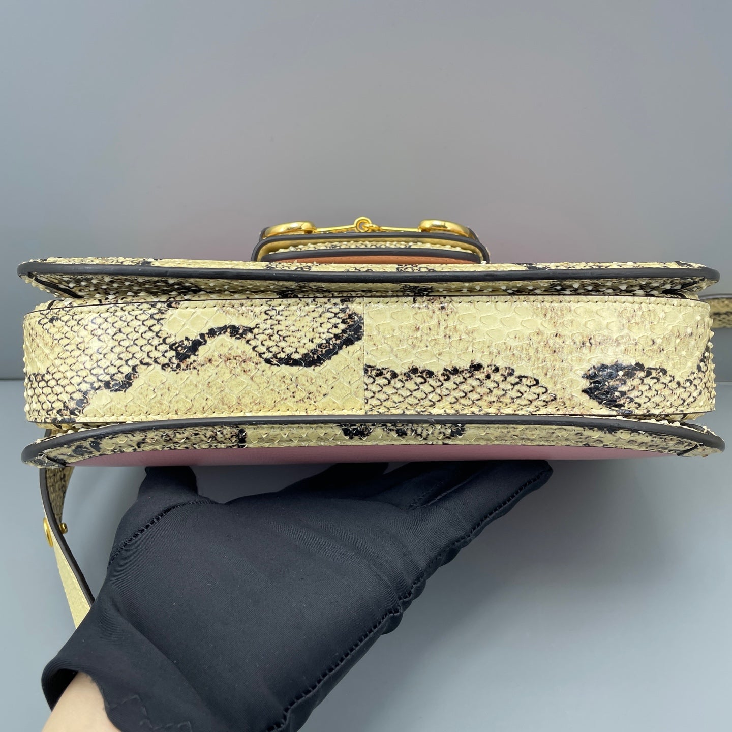Gucci - 1955 Horsebit Saddle Bag - Grain leather and python snakeskin - Pink - (medium)