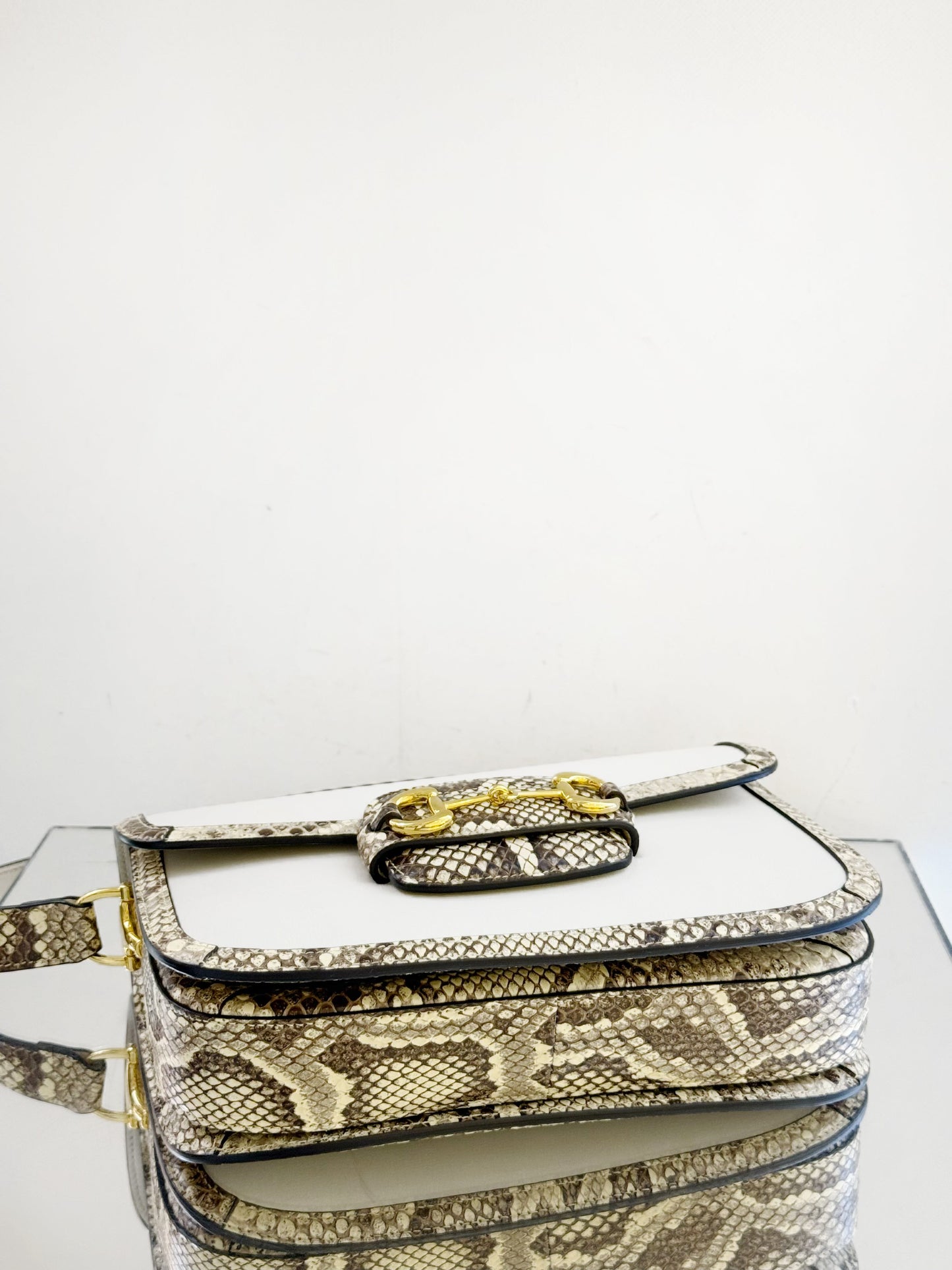 Gucci - 1955 Horsebit Saddle Bag - Leather and python snakeskin - White with natural snakeskin tones - (Medium)