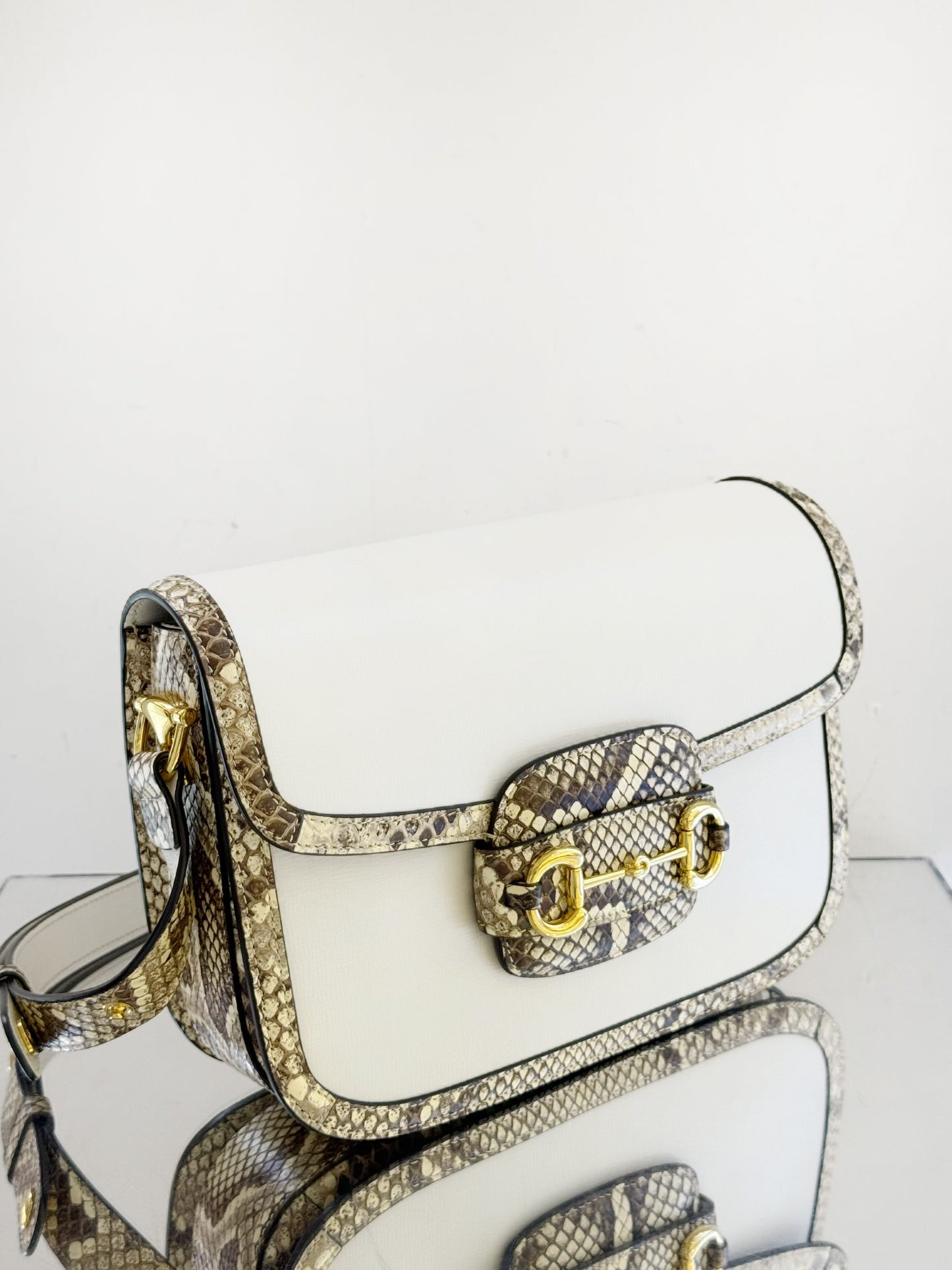 Gucci - 1955 Horsebit Saddle Bag - Leather and python snakeskin - White with natural snakeskin tones - (Medium)