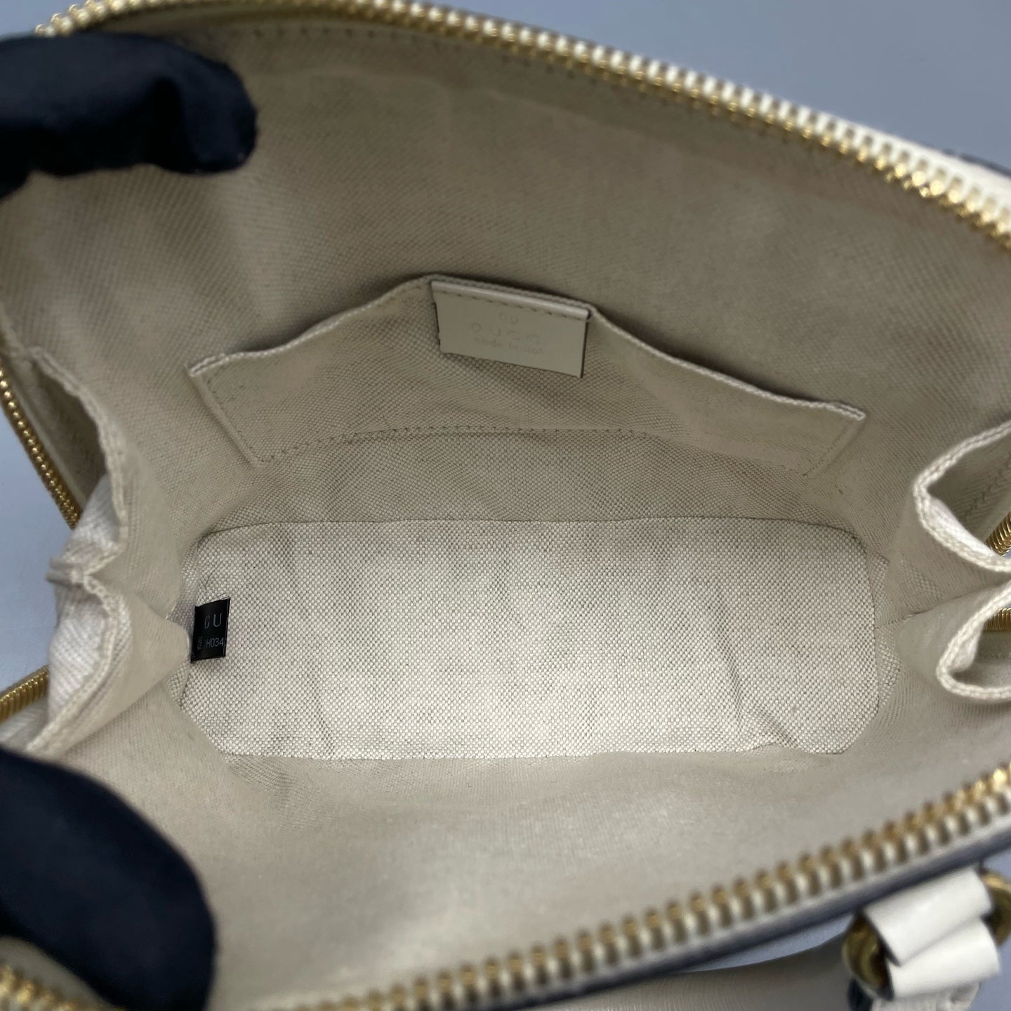 Gucci - 1955 Horsebit Shell Bag - GG Supreme canvas with white leather trim - Beige and White - (mini)