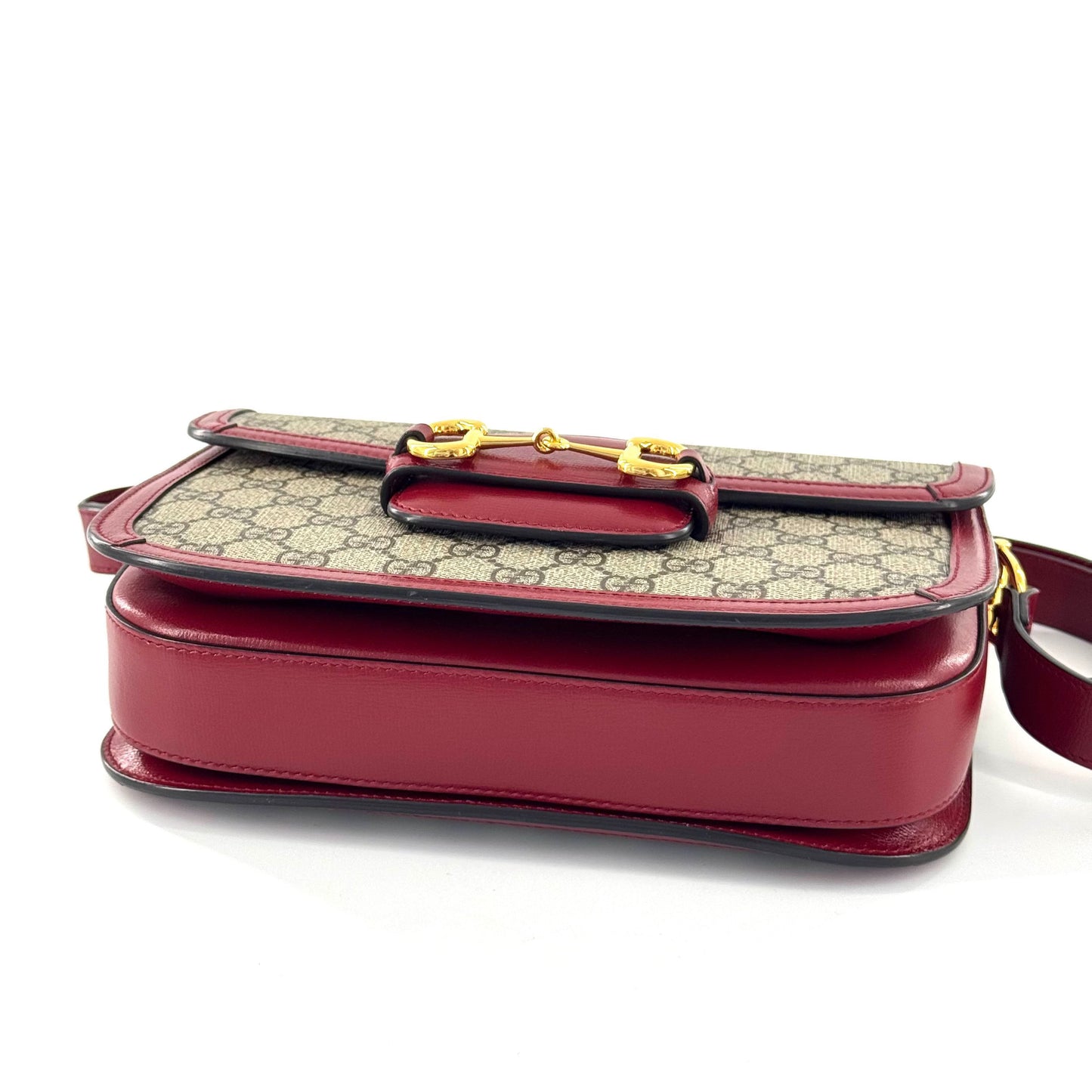 Gucci - 1955 Horsebit Shoulder Bag - GG Supreme coated canvas with leather trim - Beige/Ebony monogram with red accents - (medium)