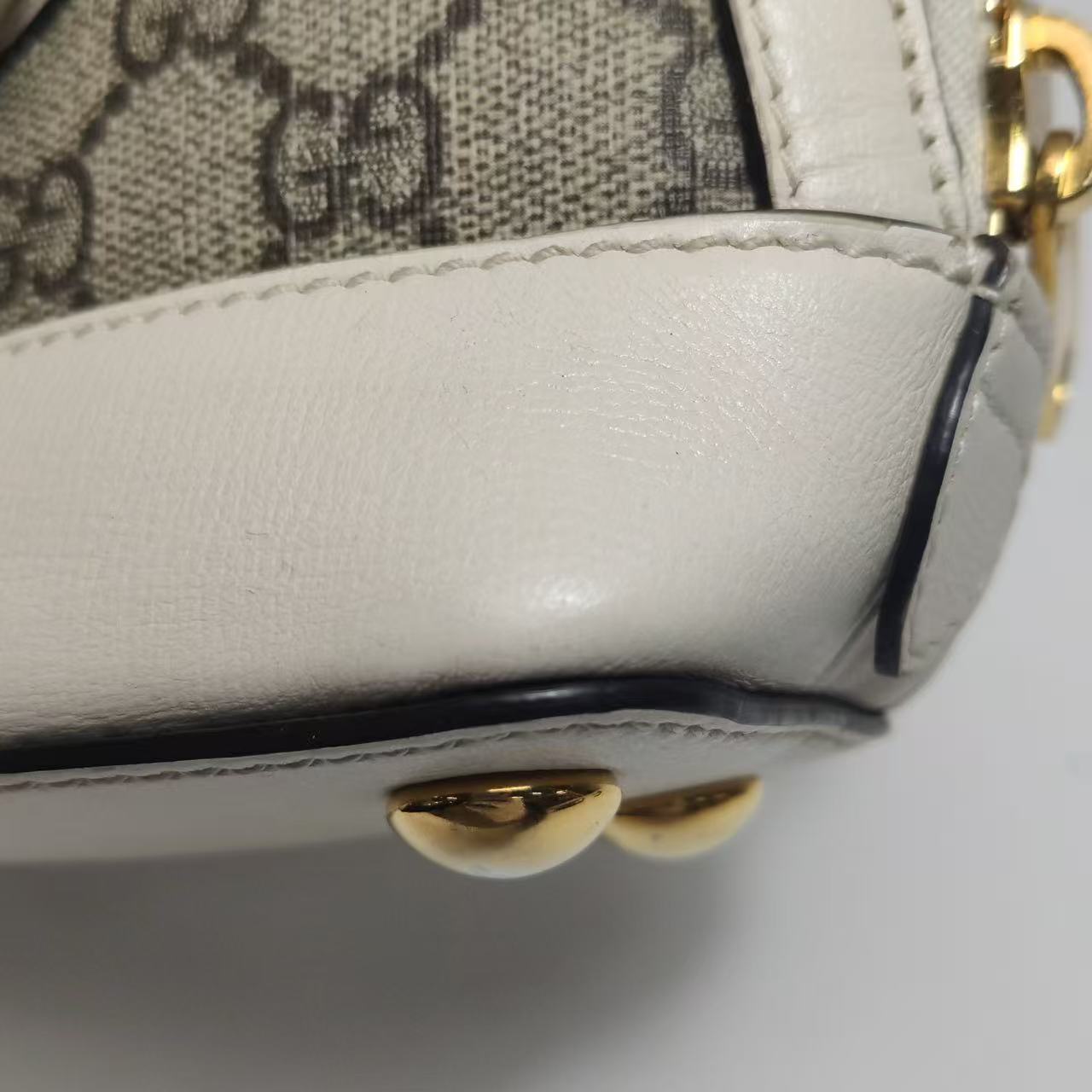 Gucci - 1955 Horsebit Top Handle Bag - GG Supreme canvas with leather trim - Beige and white with gold-tone hardware - (mini)