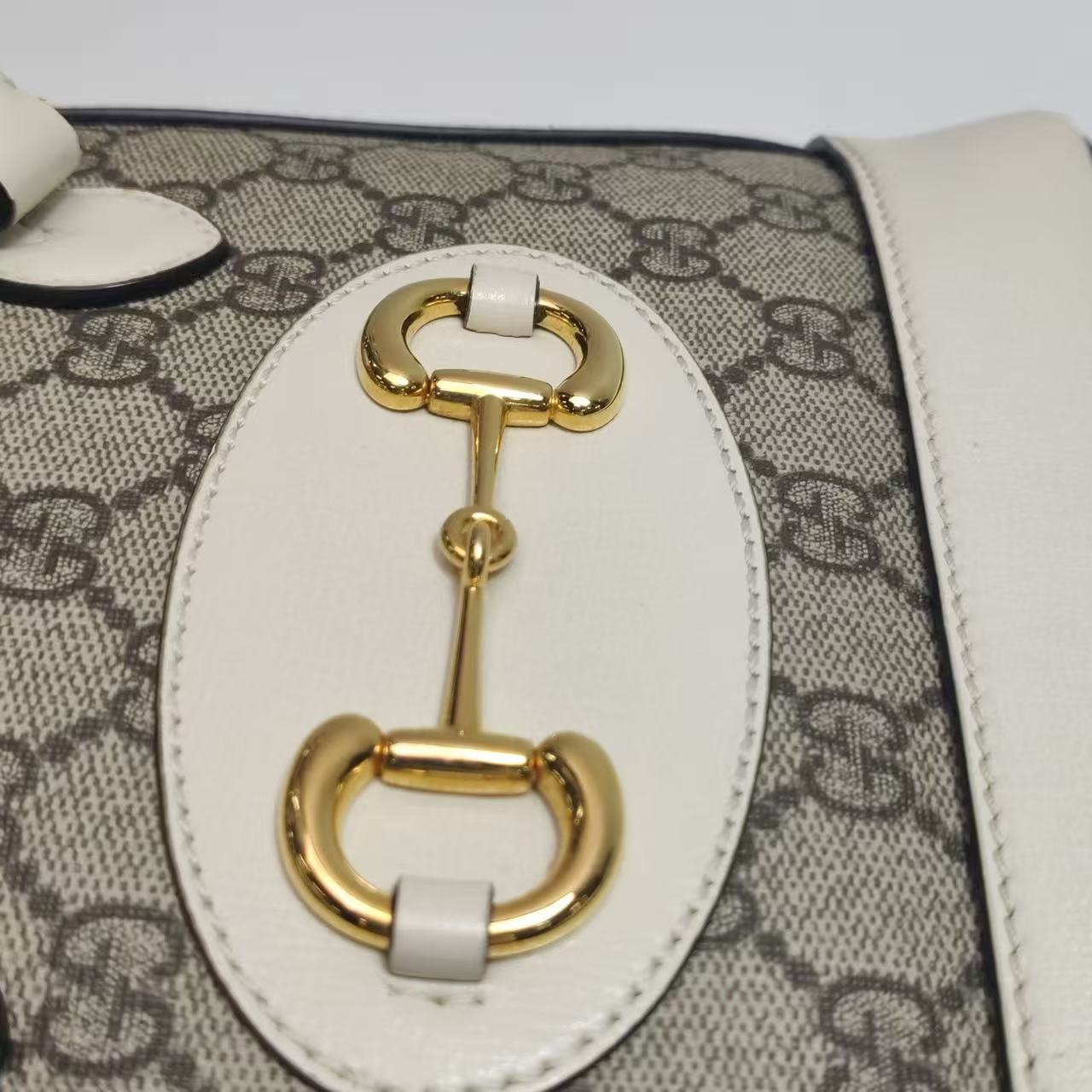 Gucci - 1955 Horsebit Top Handle Bag - GG Supreme canvas with leather trim - Beige and white with gold-tone hardware - (mini)