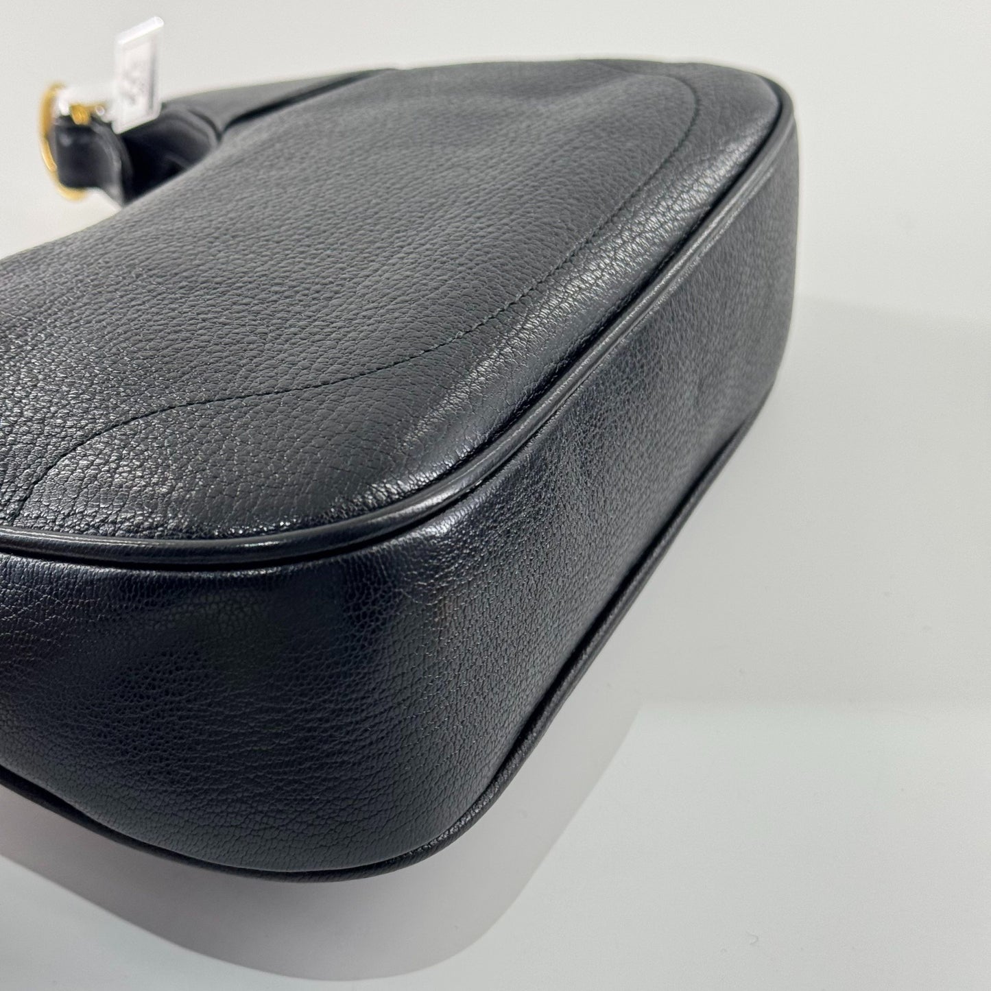 Gucci - Aphrodite Crescent Bag - Grained leather - Black with gold-tone hardware - (medium)
