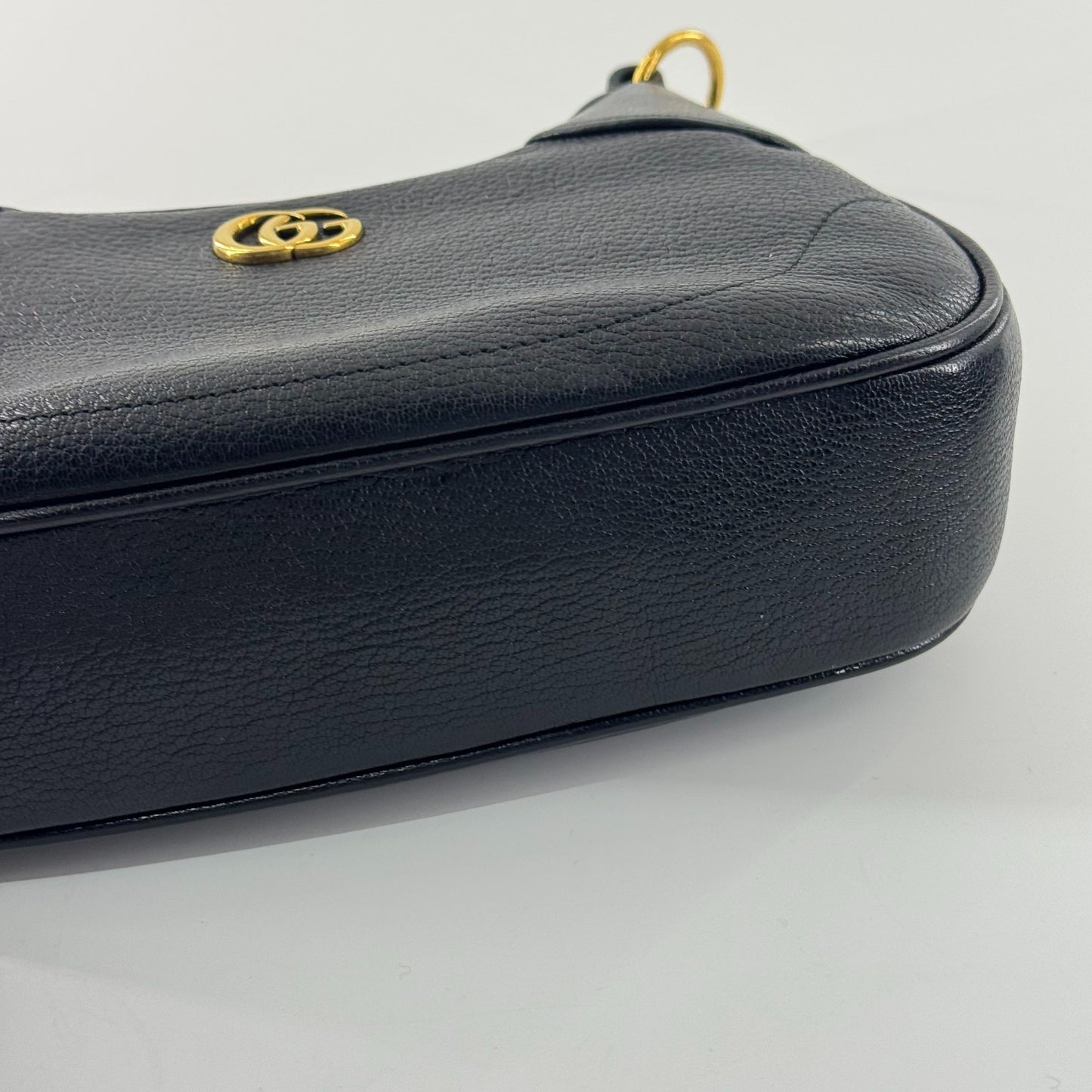 Gucci - Aphrodite Crescent Bag - Grained leather - Black with gold-tone hardware - (medium)