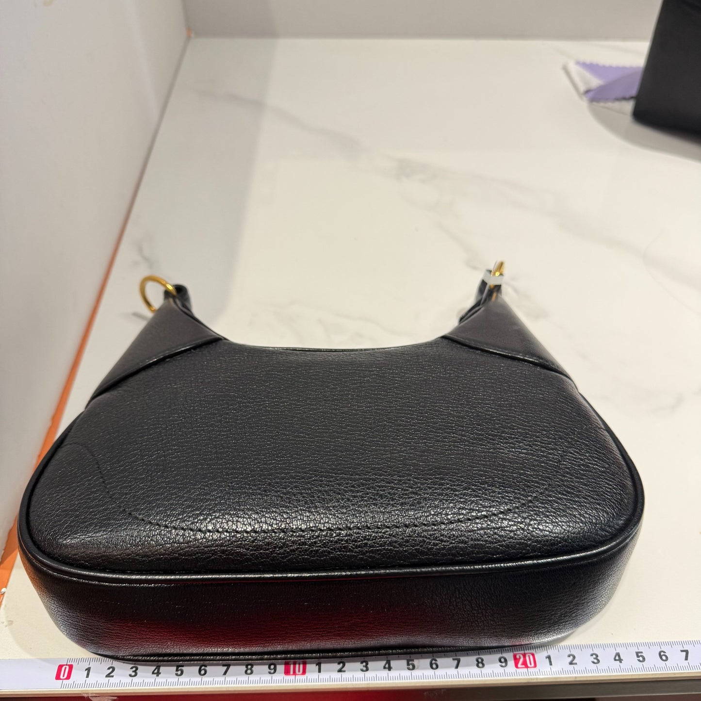 Gucci - Aphrodite Crescent Bag - Grained leather - Black with gold-tone hardware - (medium)