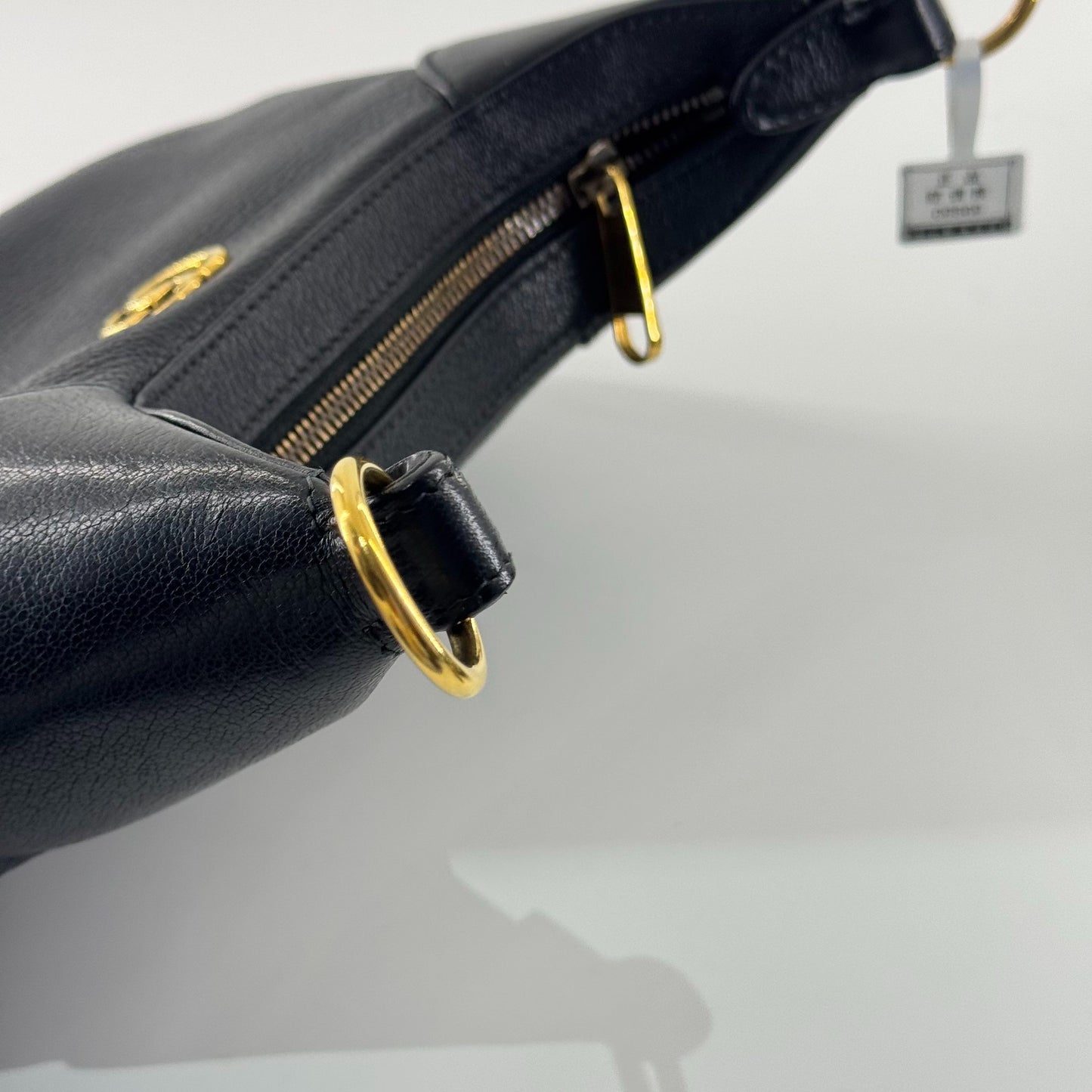 Gucci - Aphrodite Crescent Bag - Grained leather - Black with gold-tone hardware - (medium)