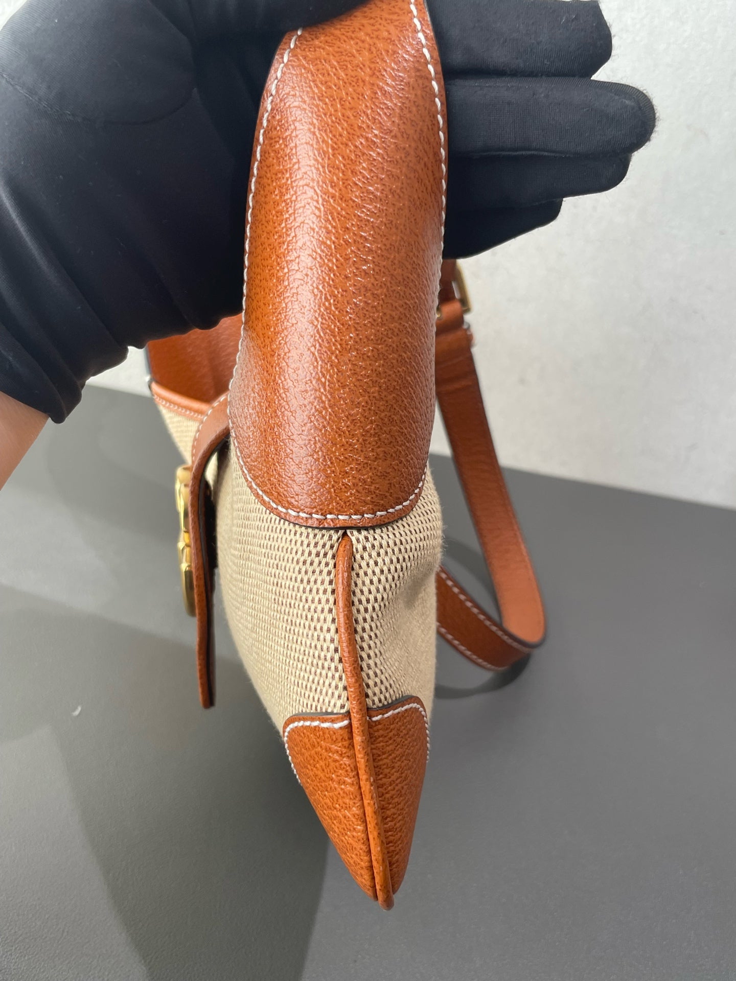 Gucci - Aphrodite Crescent Shoulder Bag - Textured leather and canvas - Brown and Beige - (small)