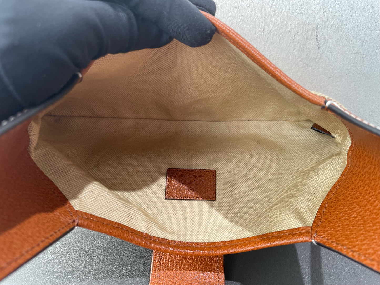 Gucci - Aphrodite Crescent Shoulder Bag - Textured leather and canvas - Brown and Beige - (small)