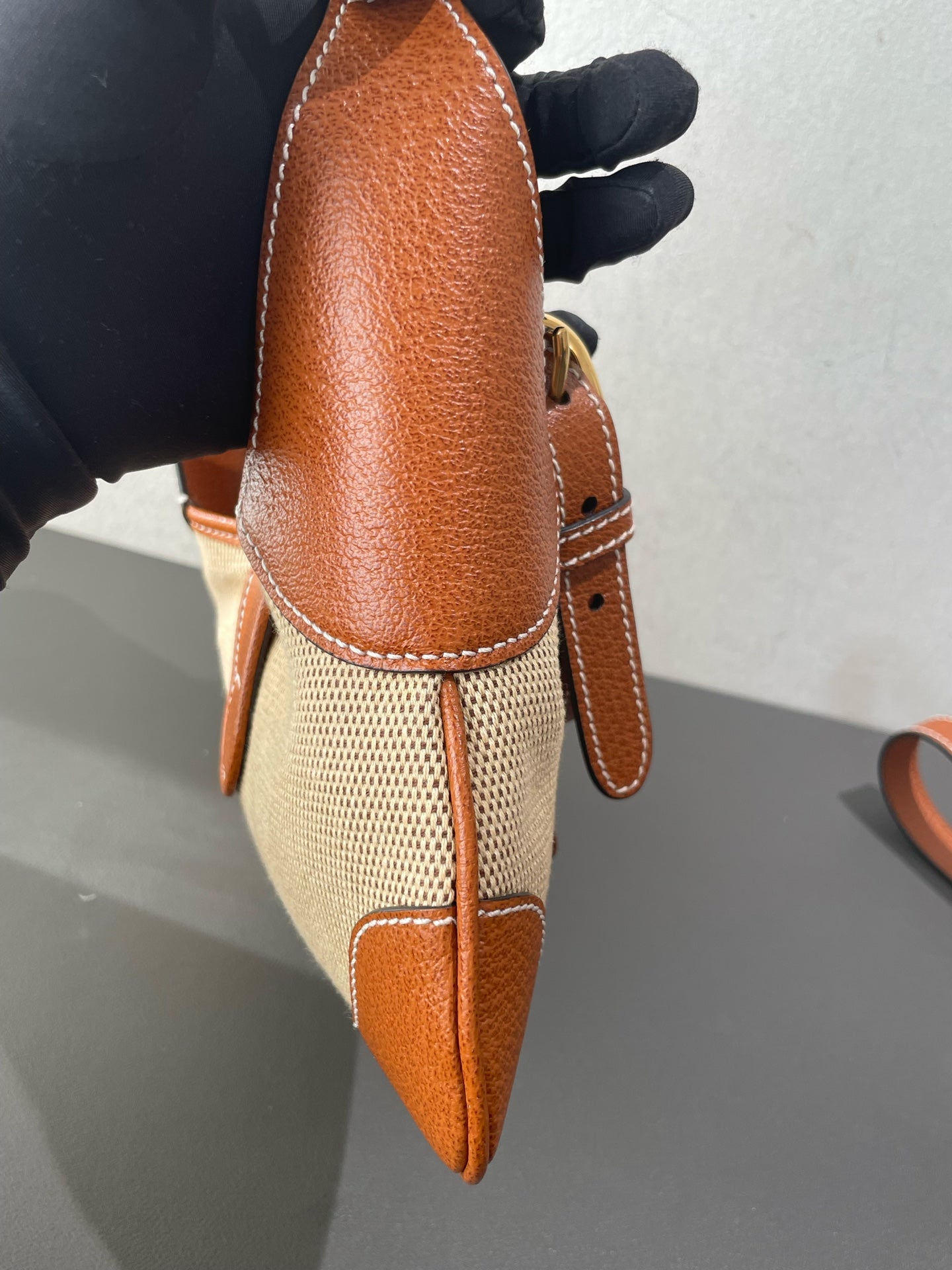 Gucci - Aphrodite Crescent Shoulder Bag - Textured leather and canvas - Brown and Beige - (small)