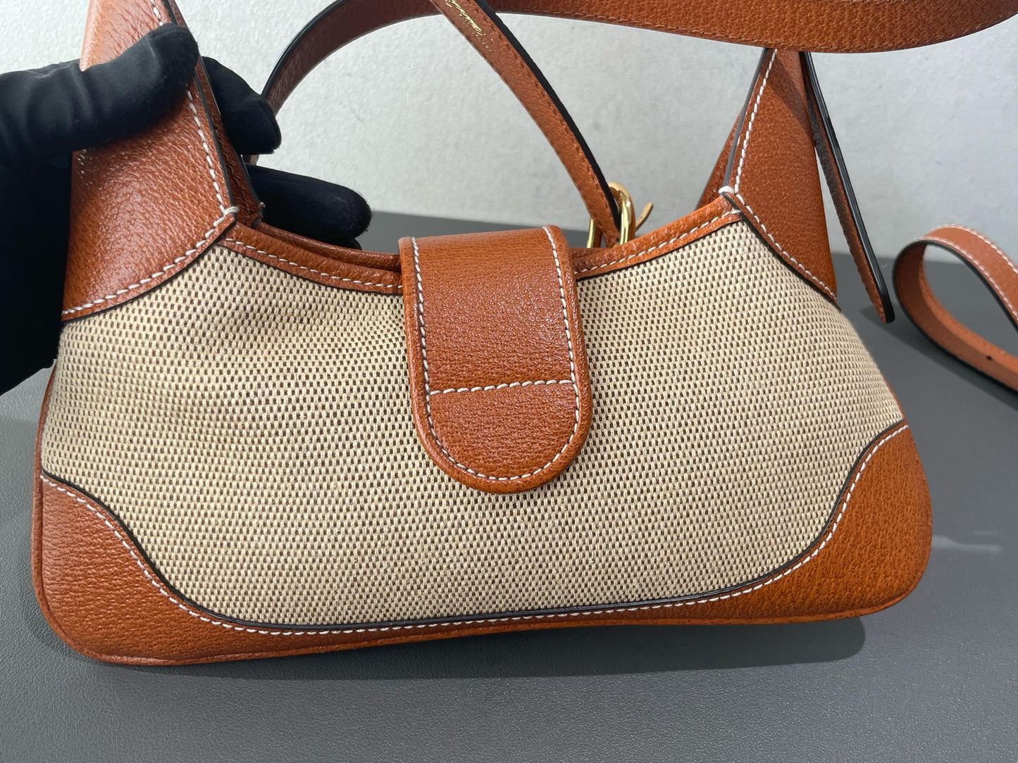 Gucci - Aphrodite Crescent Shoulder Bag - Textured leather and canvas - Brown and Beige - (small)