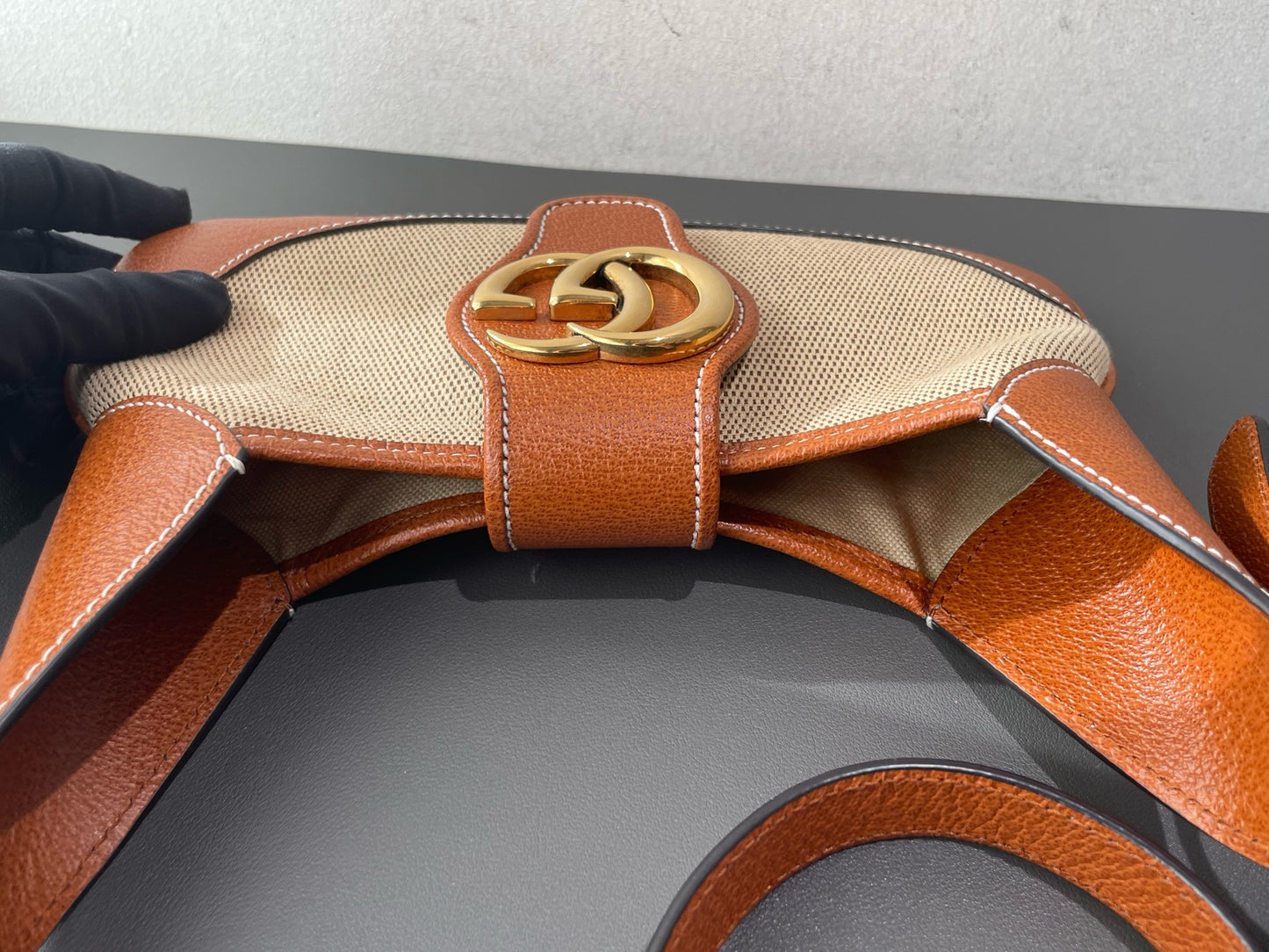 Gucci - Aphrodite Crescent Shoulder Bag - Textured leather and canvas - Brown and Beige - (small)