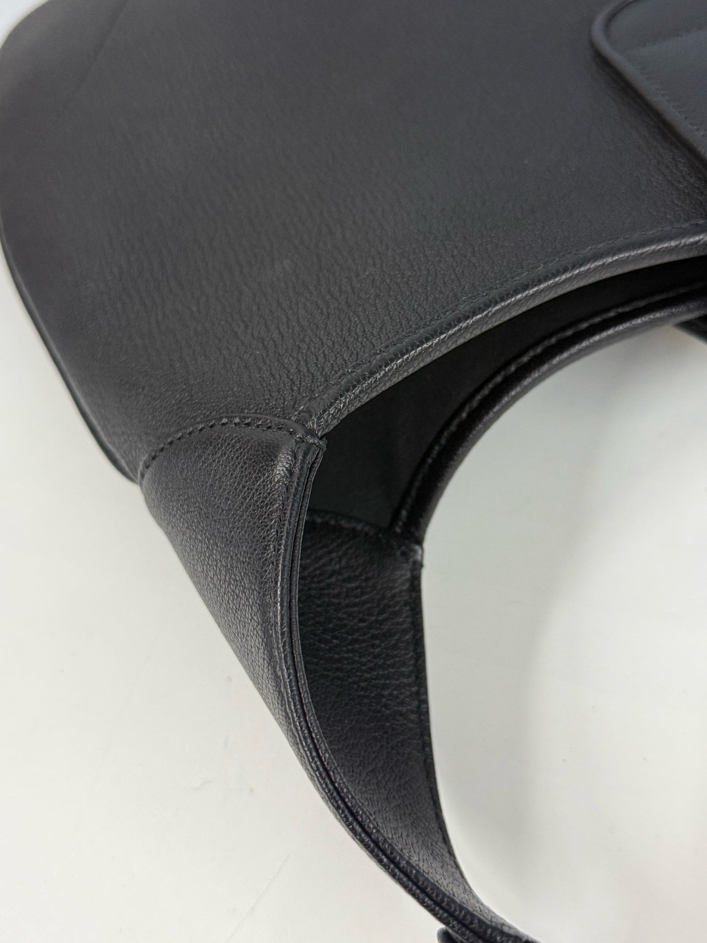 Gucci - Aphrodite - Leather - Black - (Medium)