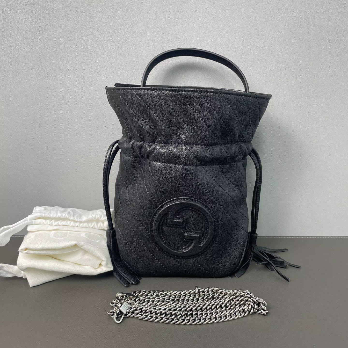 Gucci - Blondie Drawstring Bucket Bag - Leather - Black - (mini)