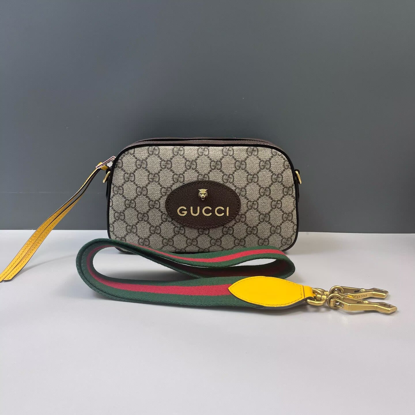 Gucci - Camera Bag - GG Supreme canvas with leather trim - Brown - (Small)