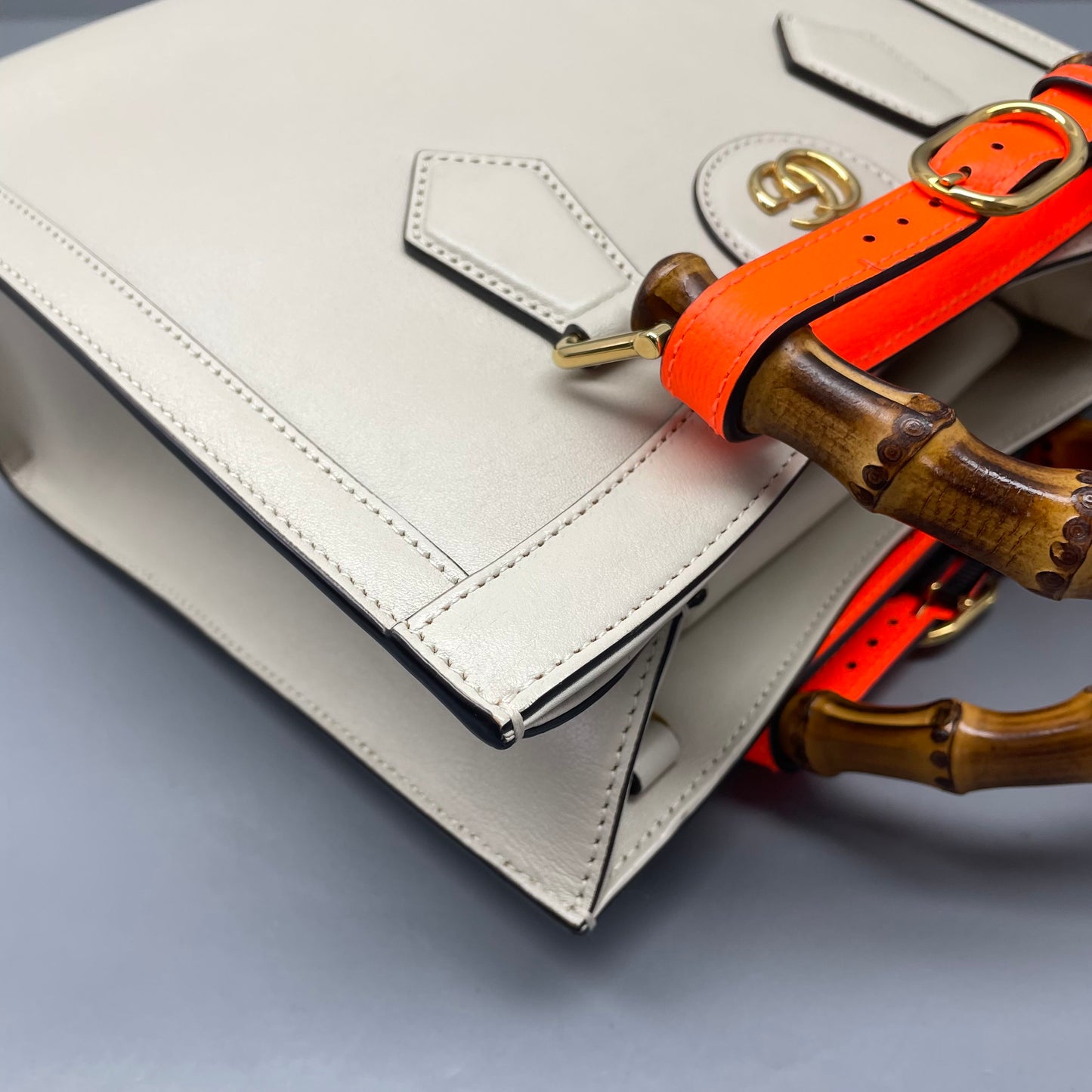 Gucci - Diana - Leather - White - (small)