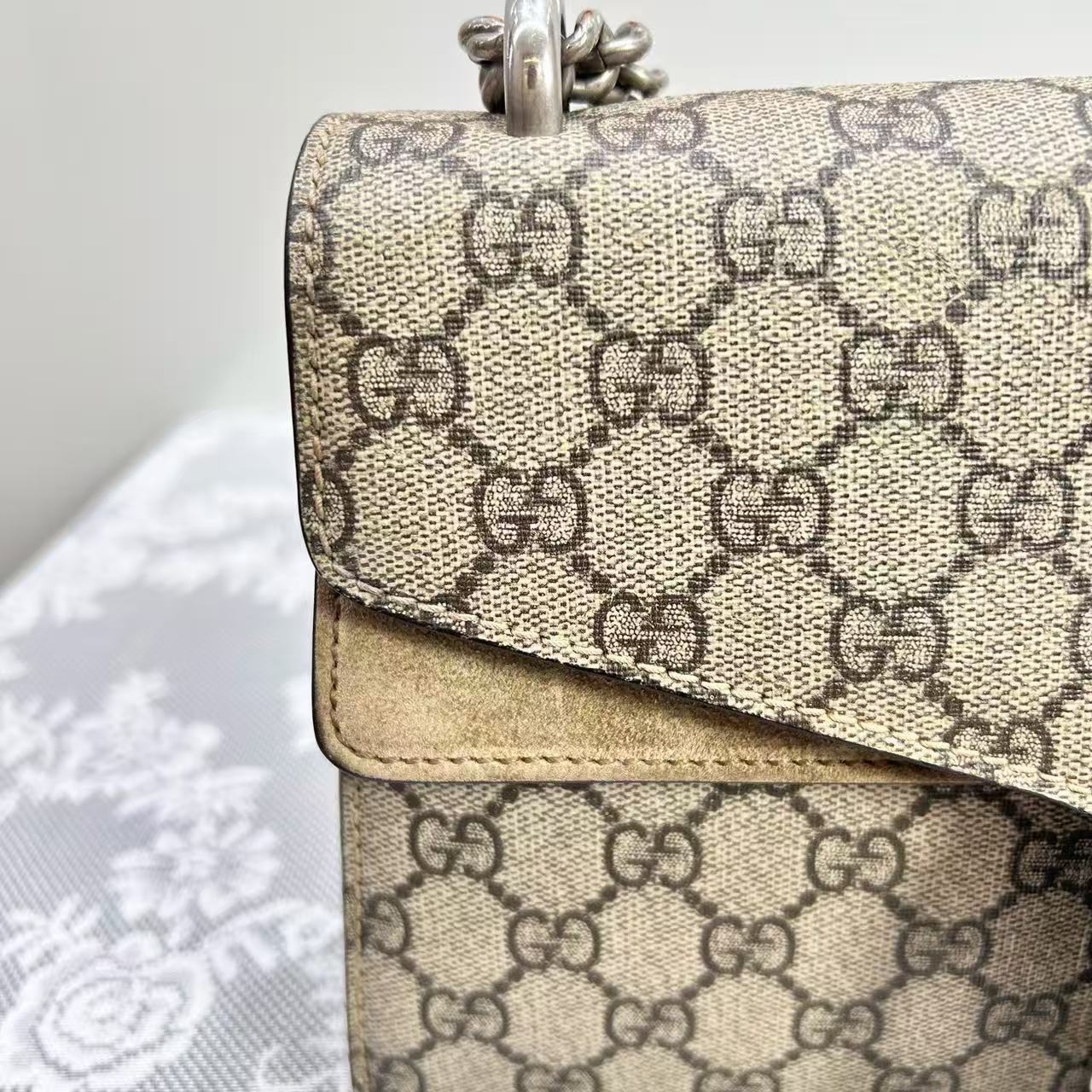 Gucci - Dionysus - GG Supreme canvas with suede trim - Beige GG Supreme canvas with Camel suede accents and silver-tone hardware - (Medium)
