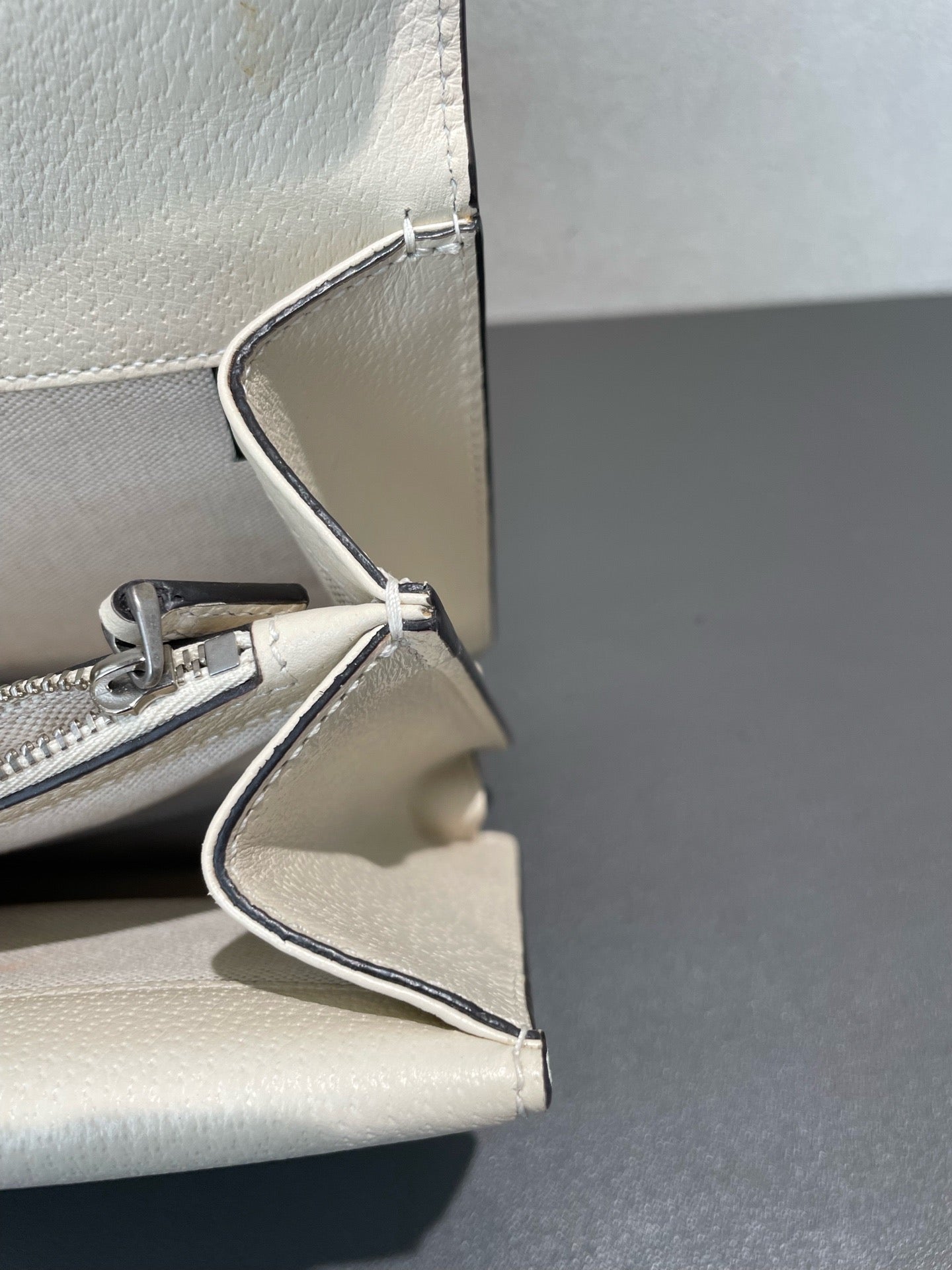 Gucci - Dionysus - Leather - White - (medium)