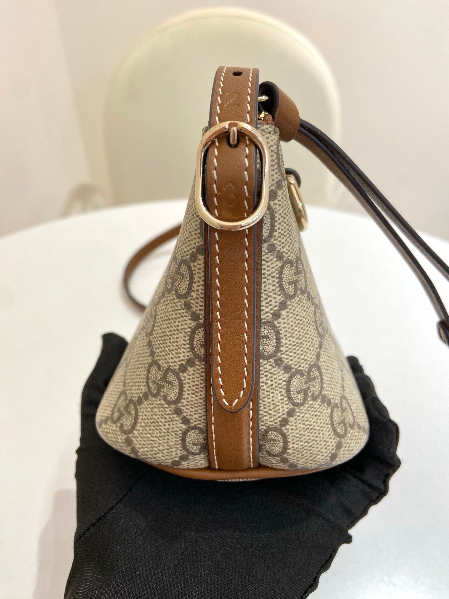 Gucci - Emblem - Leather - Brown - (small)