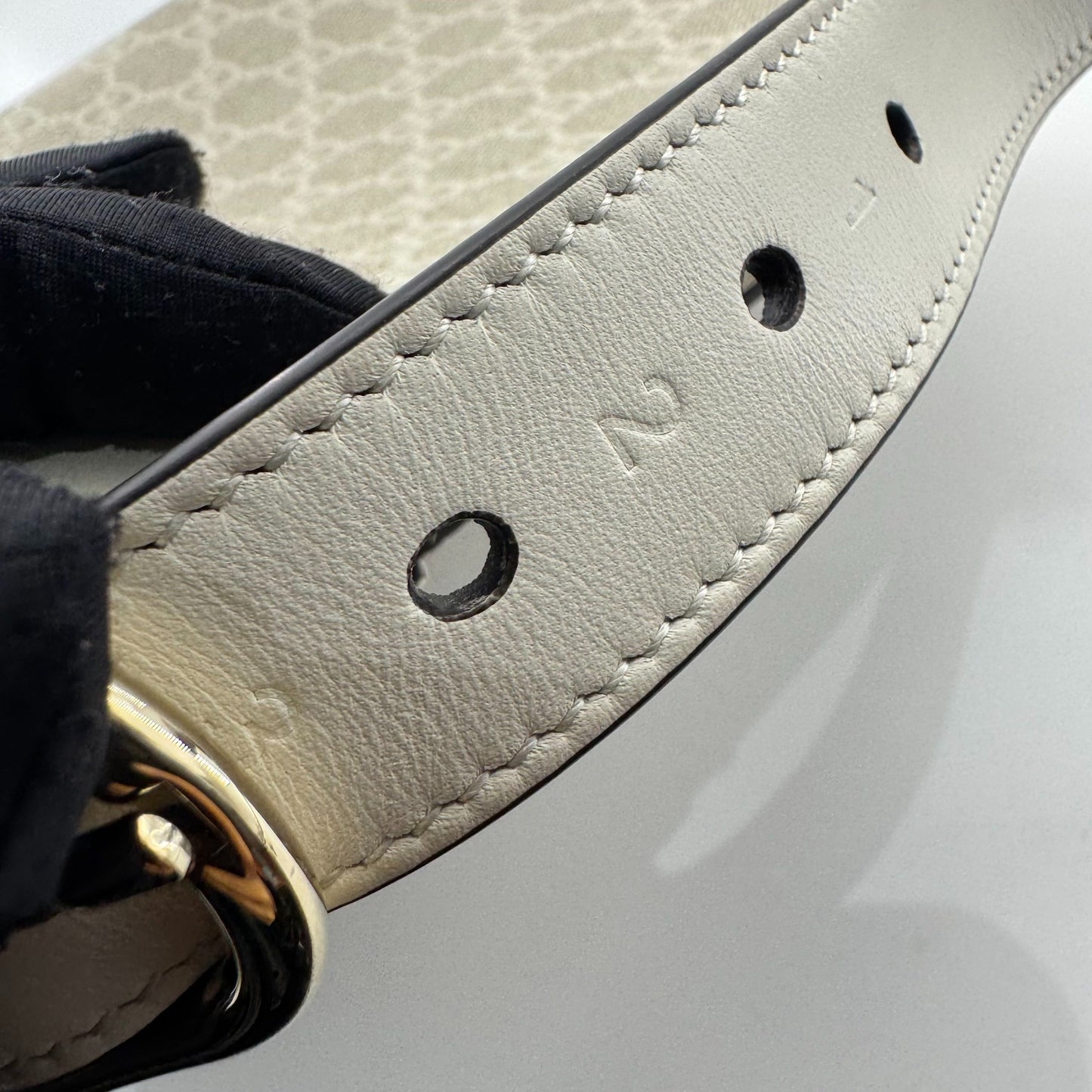 Gucci - Emblem series - Synthetic - Beige - (medium)