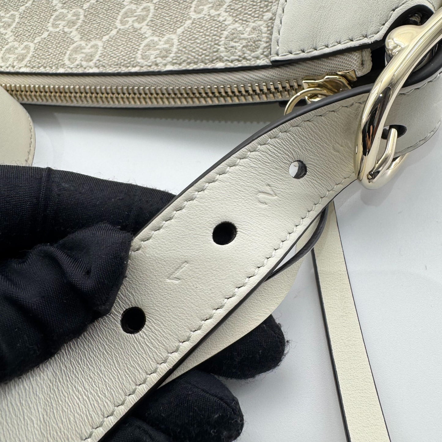 Gucci - Emblem series - Synthetic - Beige - (medium)