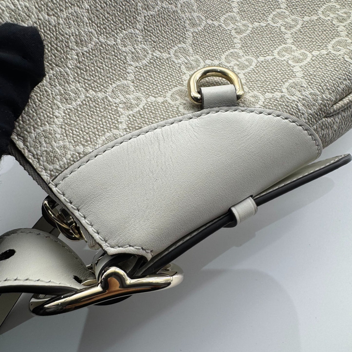 Gucci - Emblem series - Synthetic - Beige - (medium)