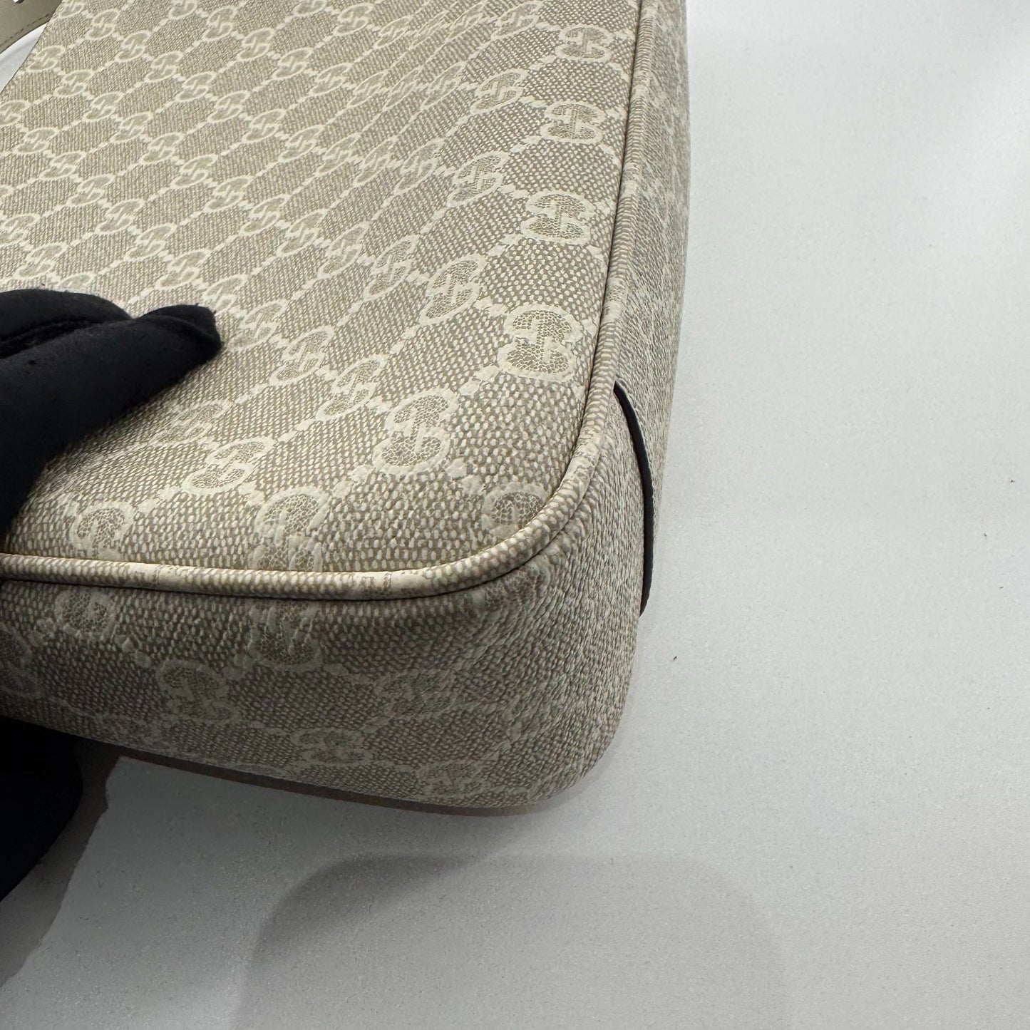 Gucci - Emblem series - Synthetic - Beige - (medium)