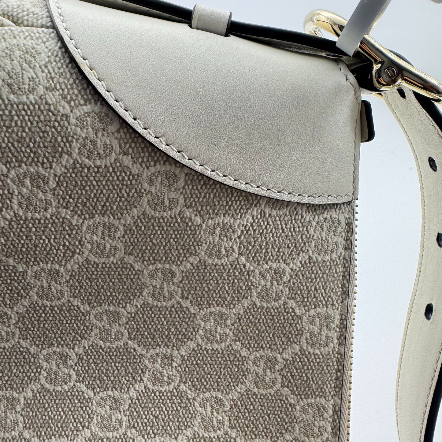Gucci - Emblem series - Synthetic - Beige - (medium)