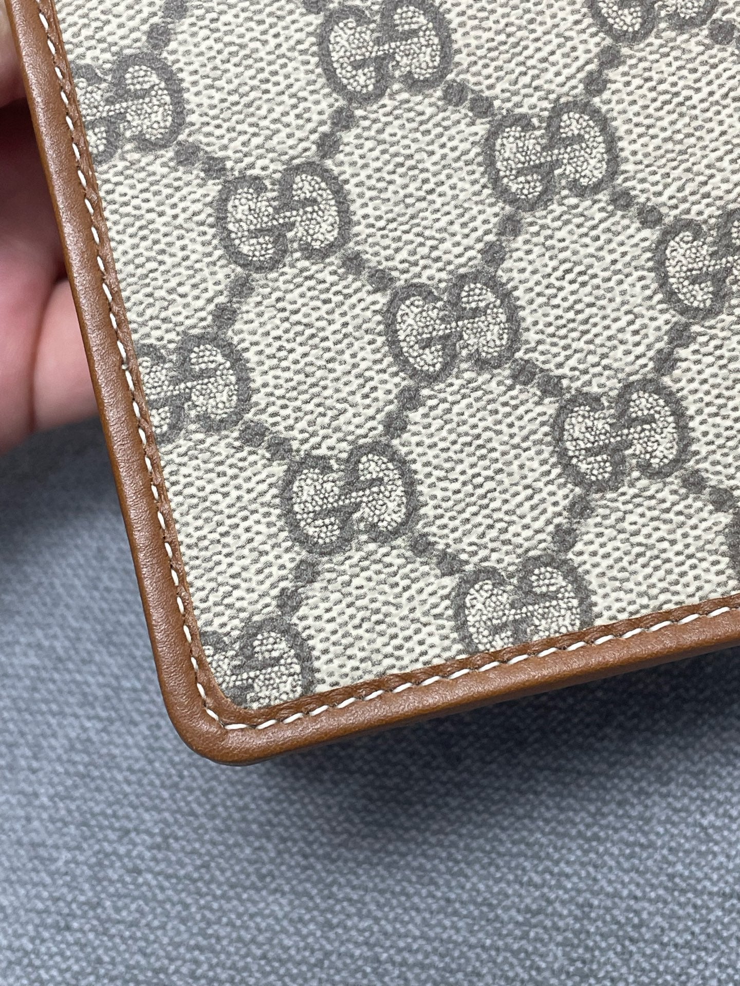 Gucci - Emblem - Synthetic - Beige - (mini)