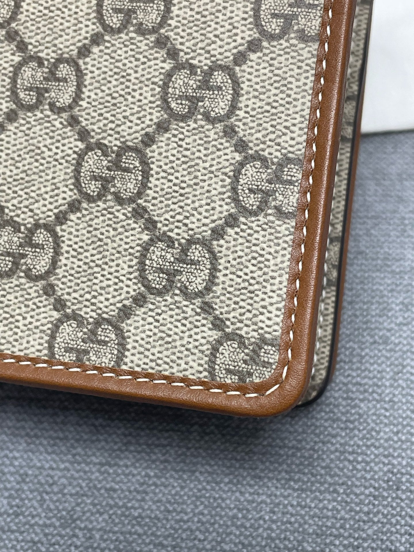 Gucci - Emblem - Synthetic - Beige - (mini)