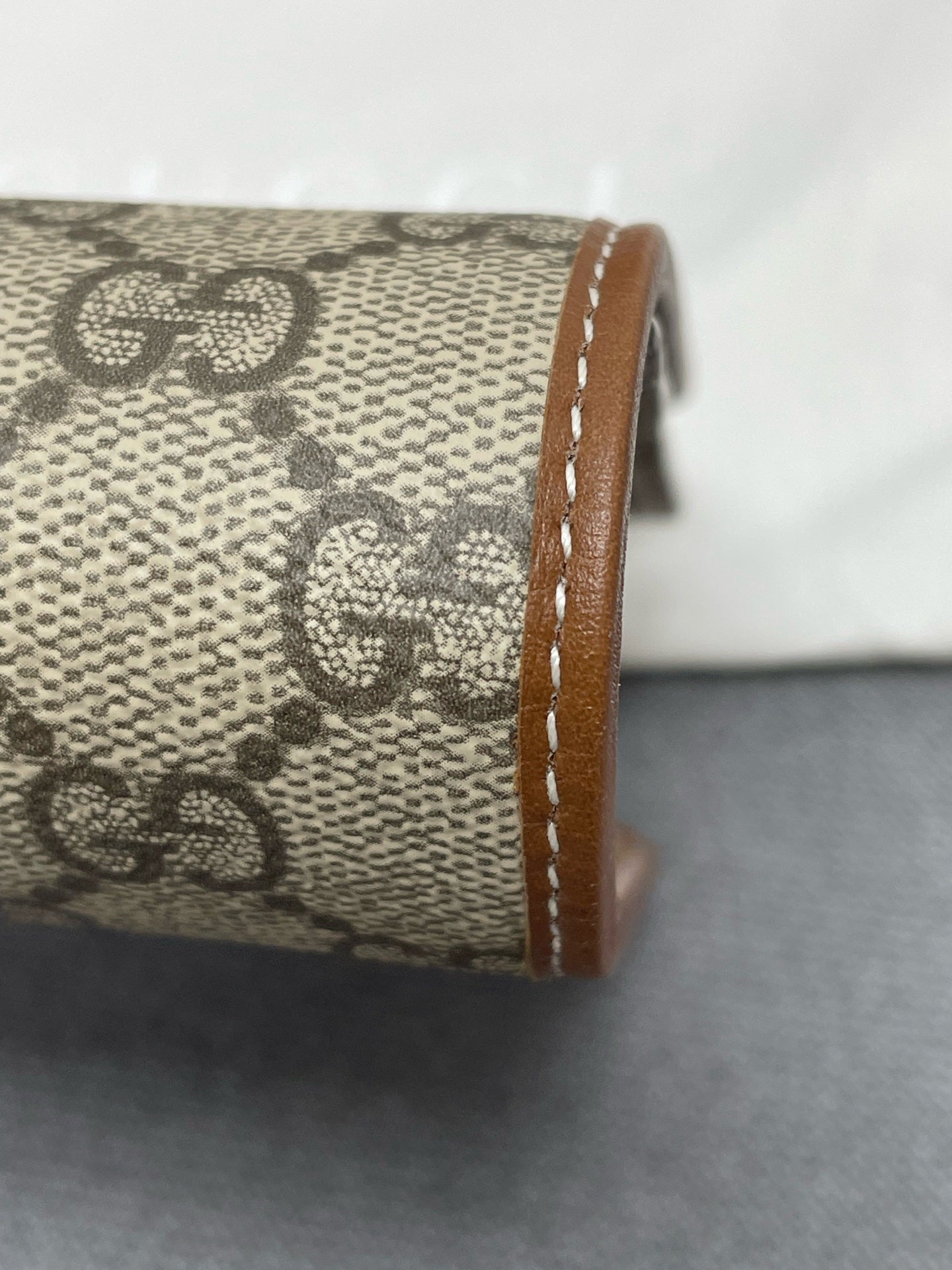 Gucci - Emblem - Synthetic - Beige - (mini)