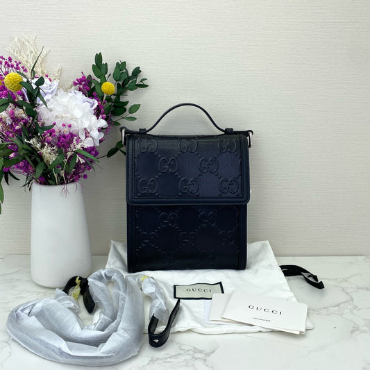 Gucci - GG Embossed Leather Messenger Bag - Leather - Black - (small)