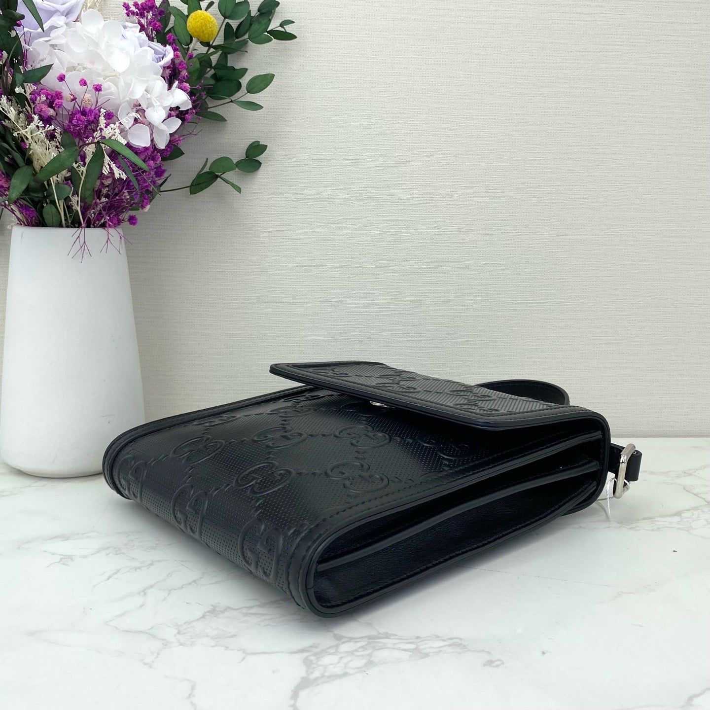 Gucci - GG Embossed Leather Messenger Bag - Leather - Black - (small)
