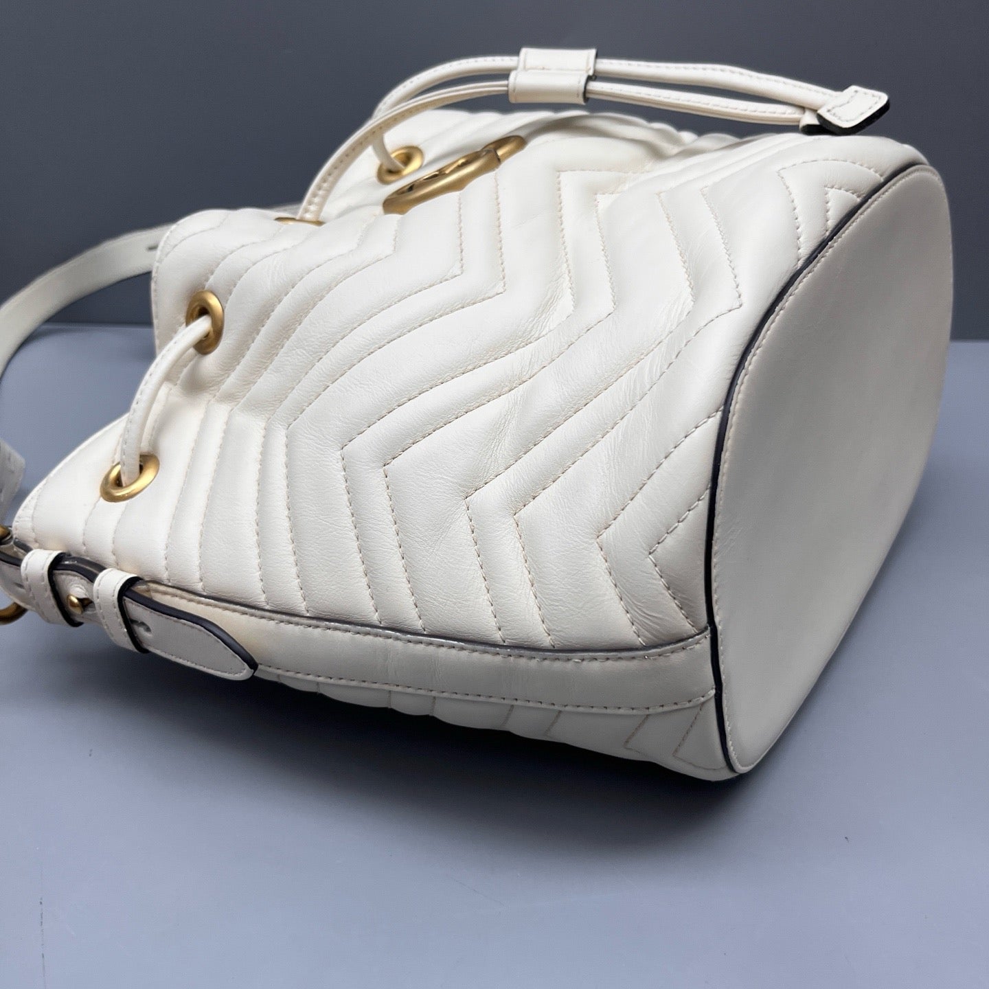 Gucci - GG Marmont Drawstring Bucket Bag - Leather - White - (Small)