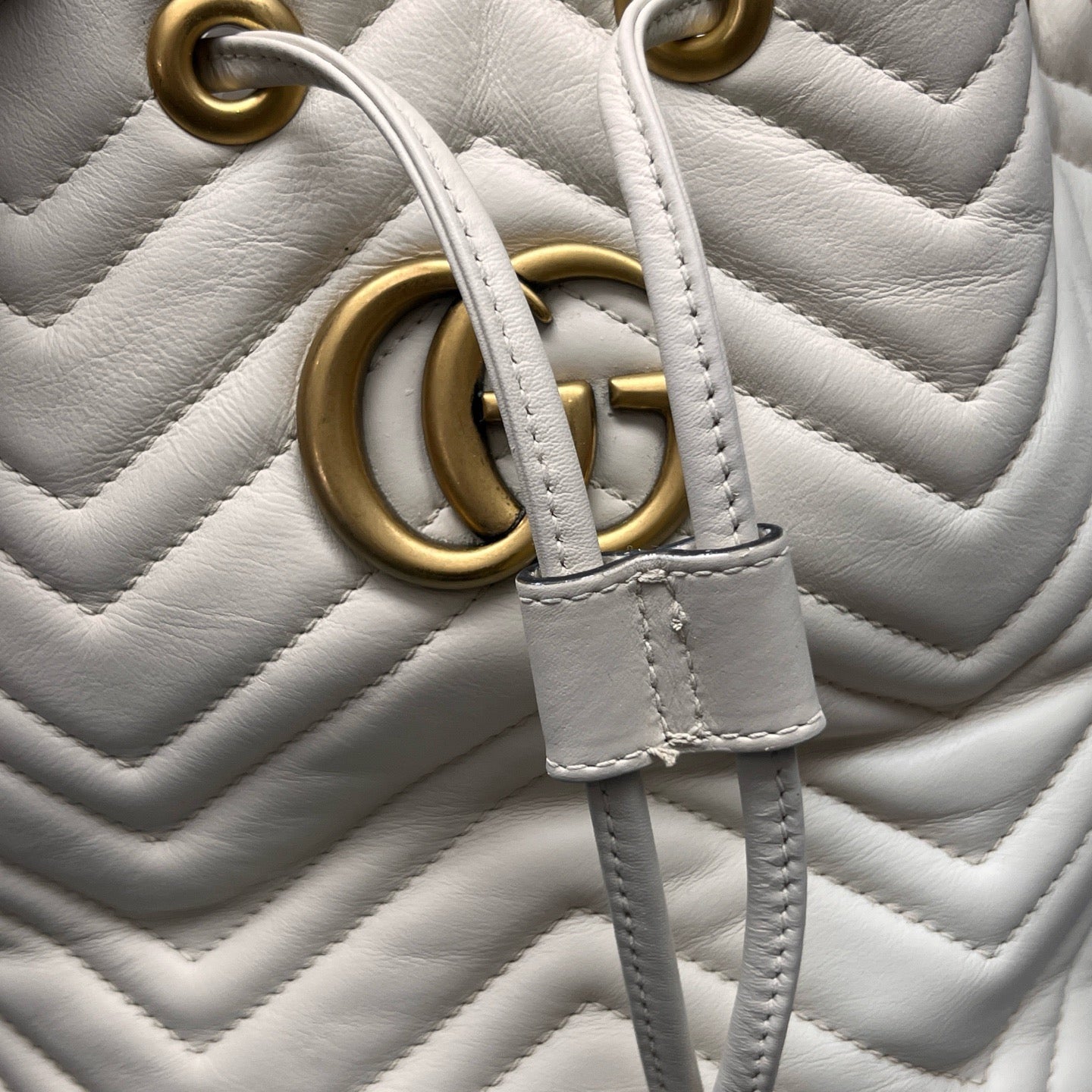 Gucci - GG Marmont Drawstring Bucket Bag - Leather - White - (Small)