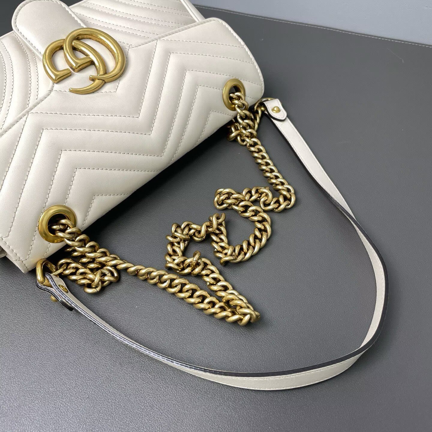 Gucci - GG Marmont - Leather - Off-white with Gold-Tone Hardware - (medium)