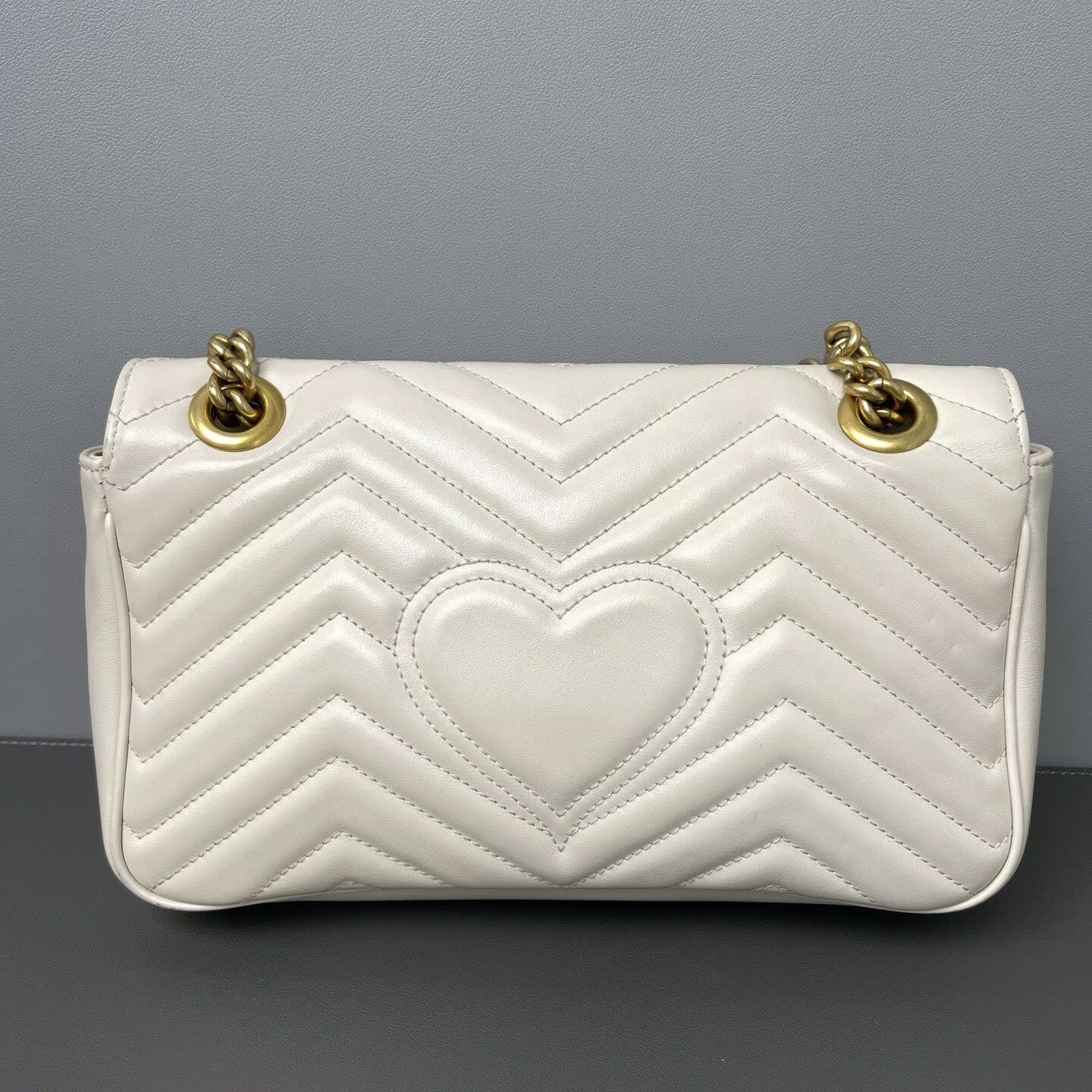 Gucci - GG Marmont - Leather - Off-white with Gold-Tone Hardware - (medium)