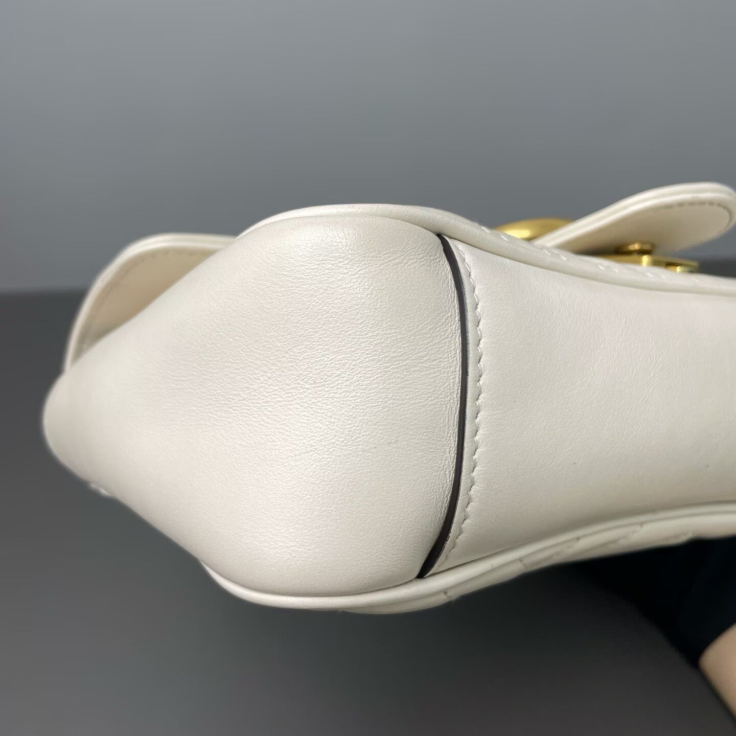 Gucci - GG Marmont - Leather - Off-white with Gold-Tone Hardware - (medium)