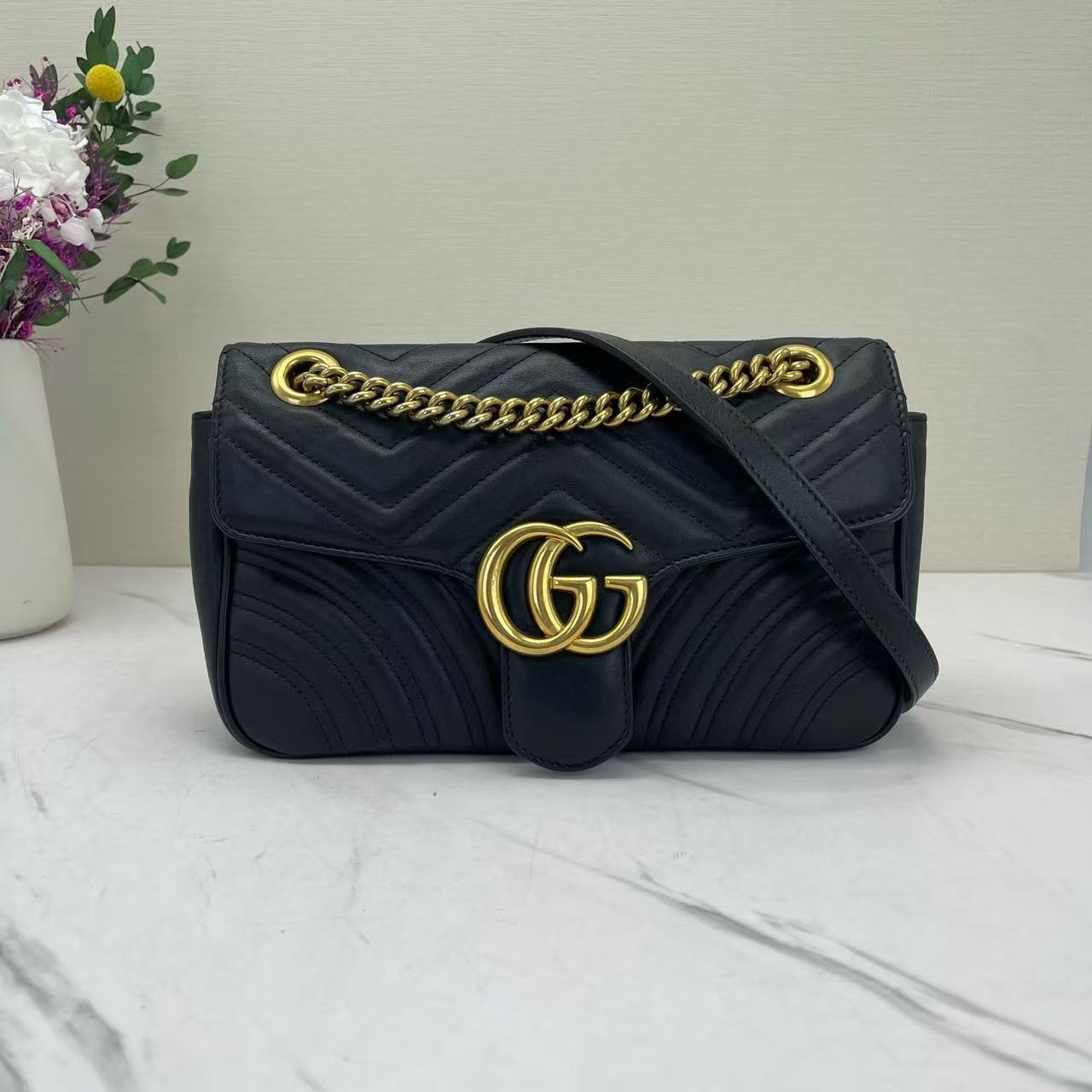 Gucci - GG Marmont Matelassé - Calfskin leather - Black with Gold-Tone Hardware - (small)