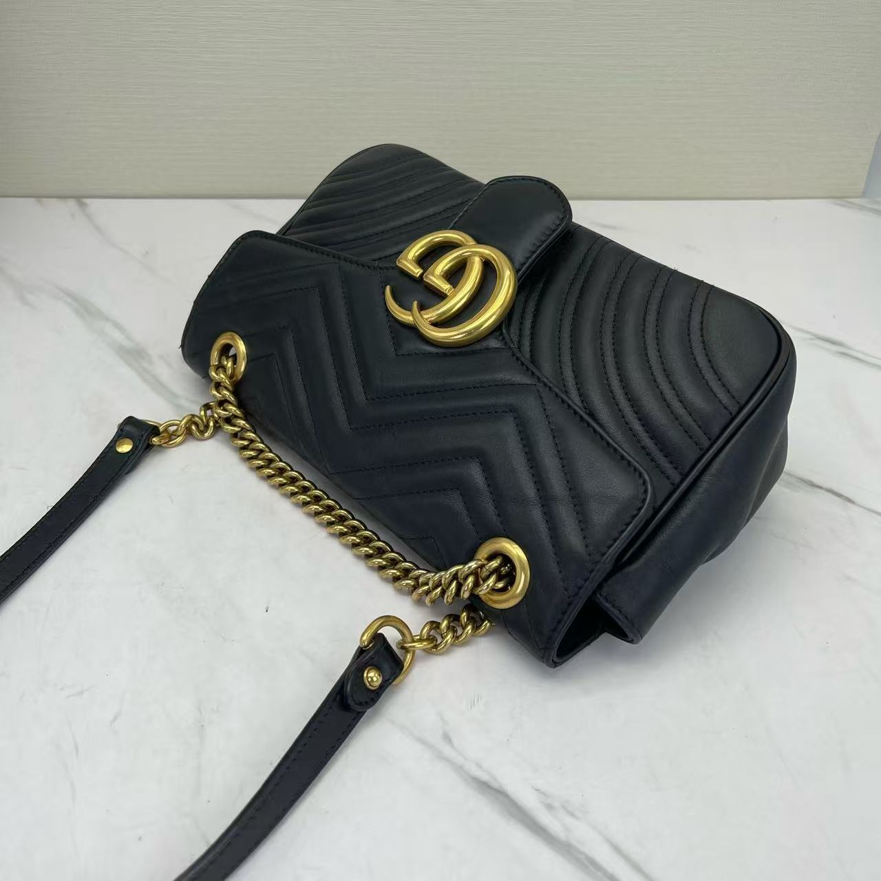 Gucci - GG Marmont Matelassé - Calfskin leather - Black with Gold-Tone Hardware - (small)