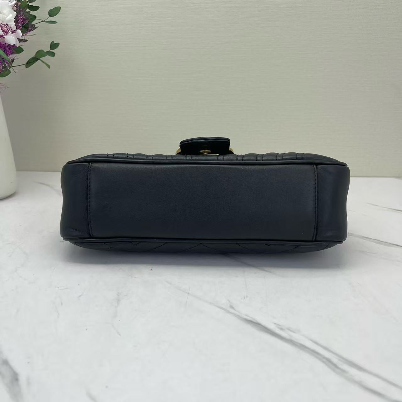 Gucci - GG Marmont Matelassé - Calfskin leather - Black with Gold-Tone Hardware - (small)