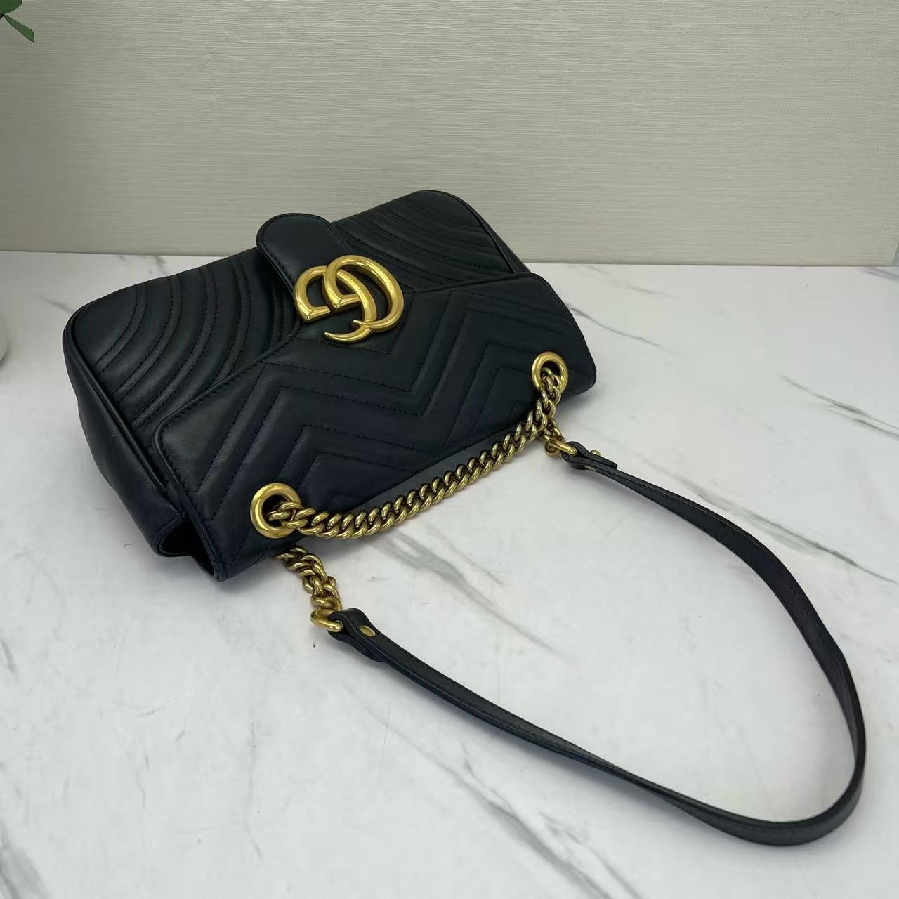 Gucci - GG Marmont Matelassé - Calfskin leather - Black with Gold-Tone Hardware - (small)