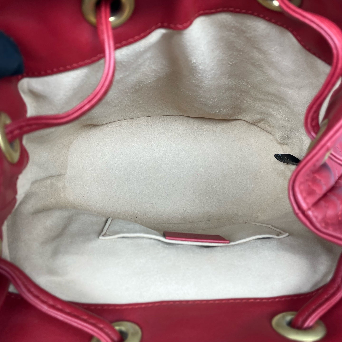 Gucci - GG Marmont - Matelassé leather - Red with Gold-Tone Hardware - (mini)