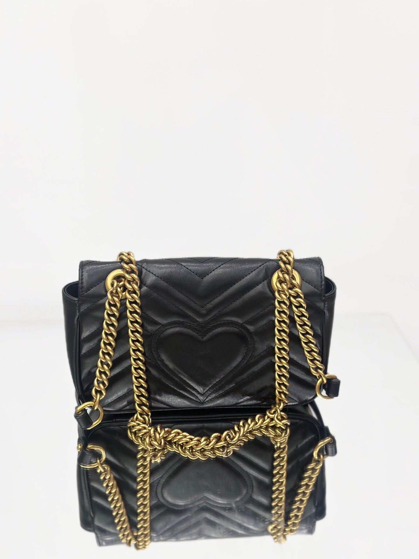 Gucci - GG Marmont Matelassé Mini Shoulder Bag - Calfskin leather - Black with Gold-Tone Hardware - (mini)