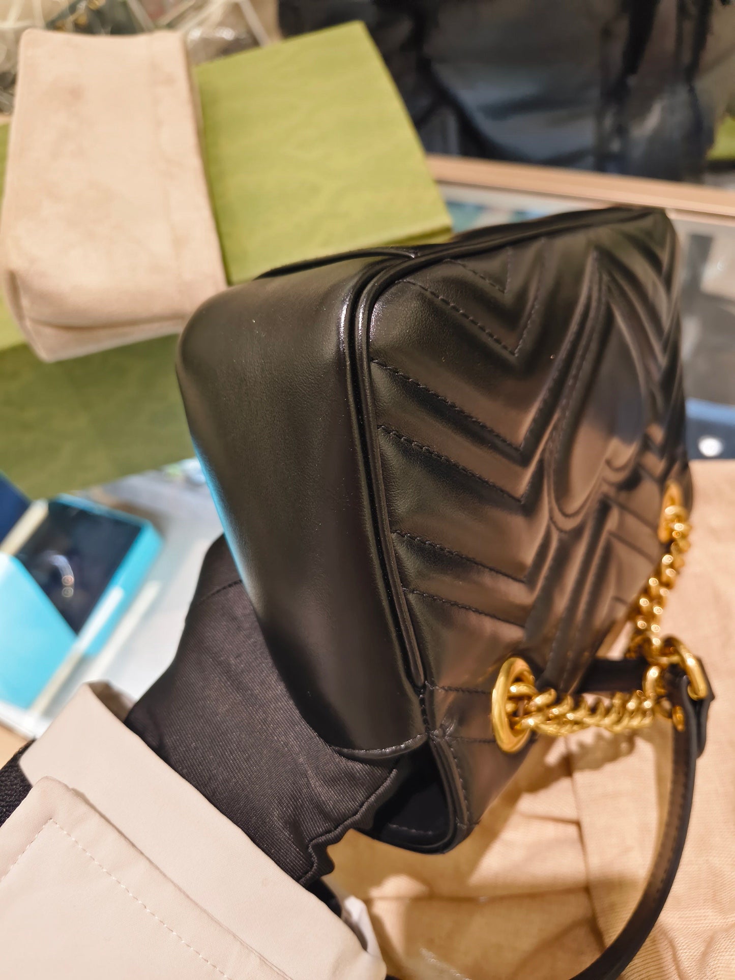 Gucci - GG Marmont Matelassé Mini Shoulder Bag - Calfskin leather - Black with Gold-Tone Hardware - (mini)